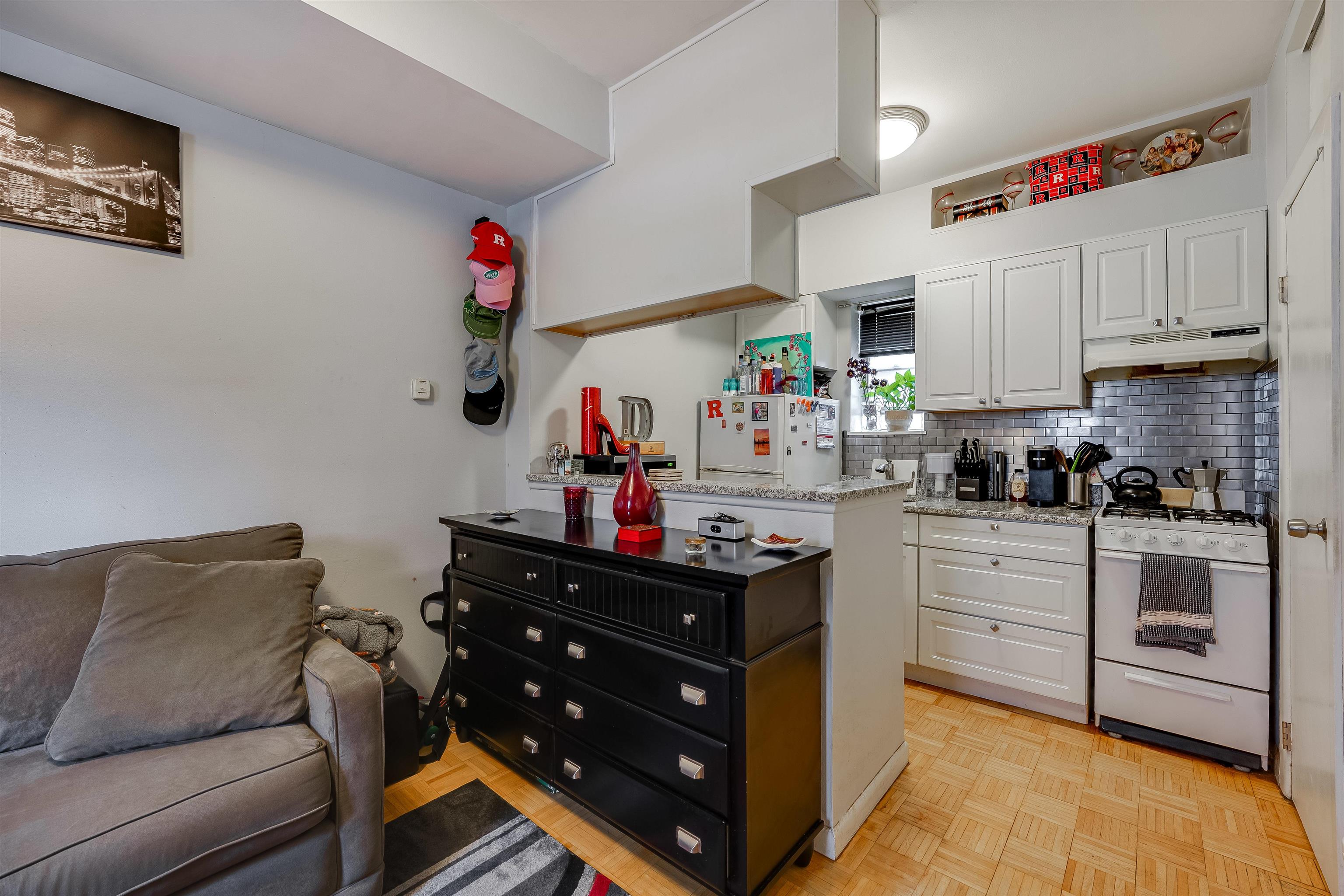 165 7TH ST Unit 2E