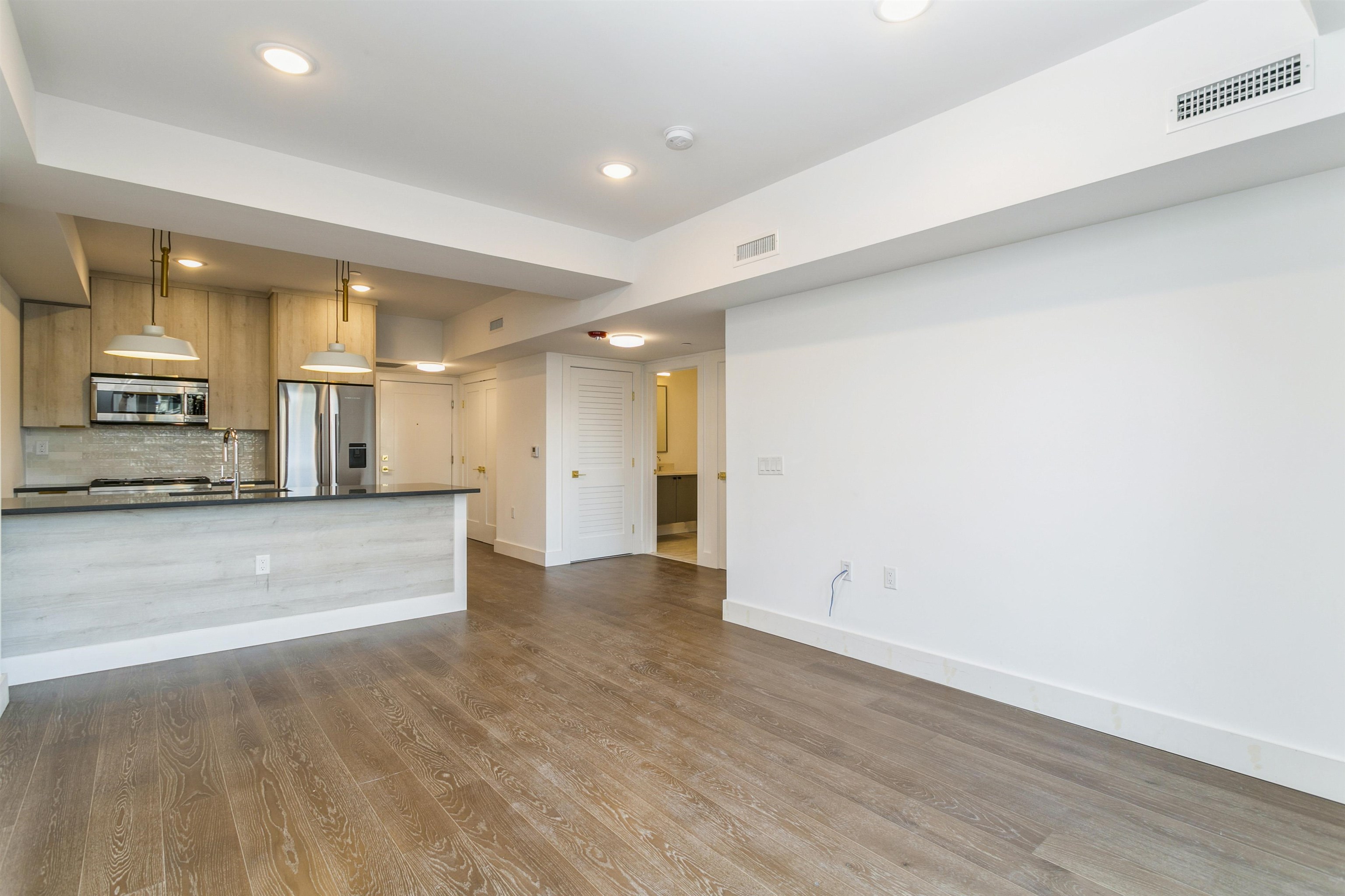 386 5TH ST Unit 101