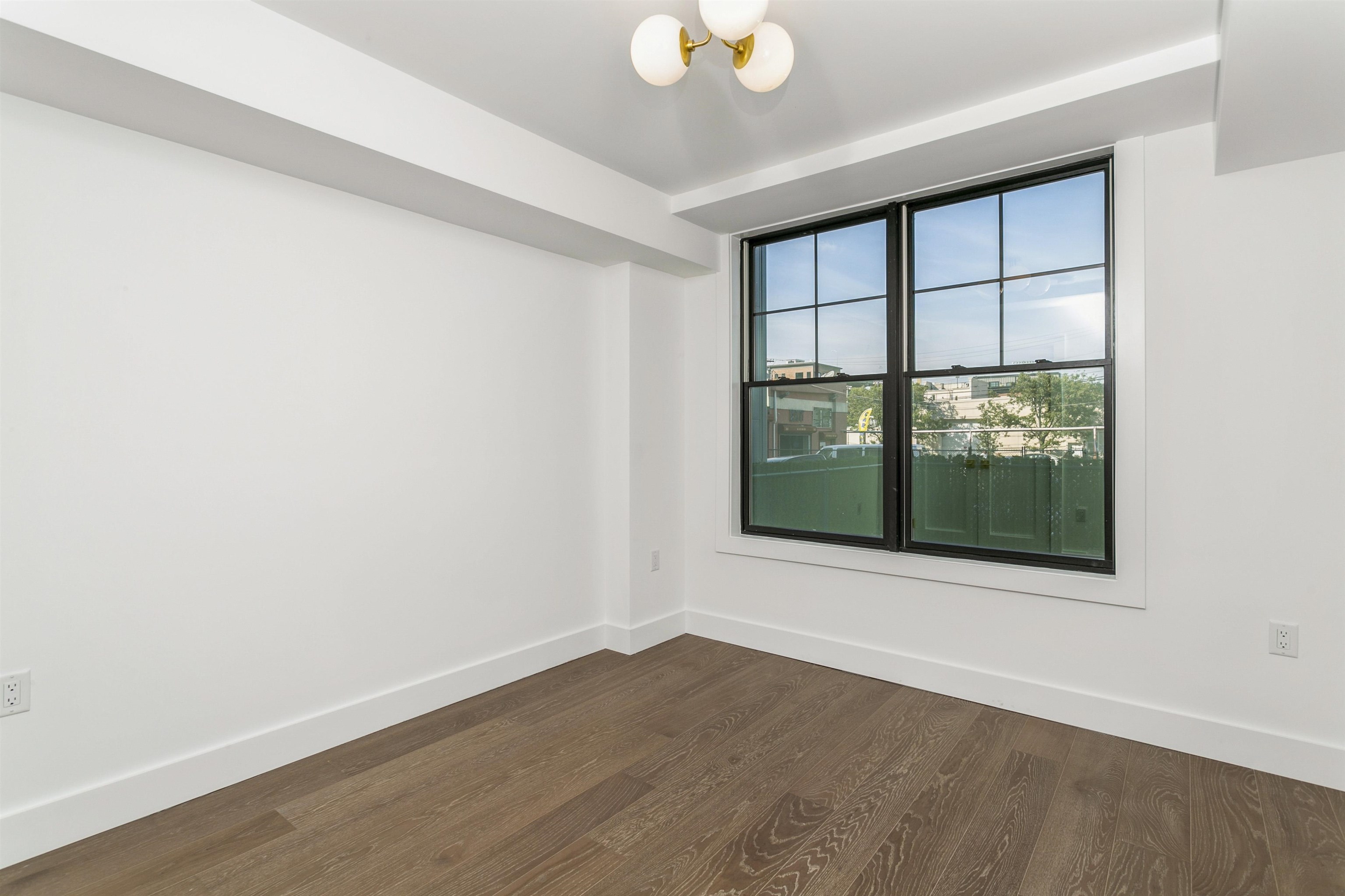 386 5TH ST Unit 101
