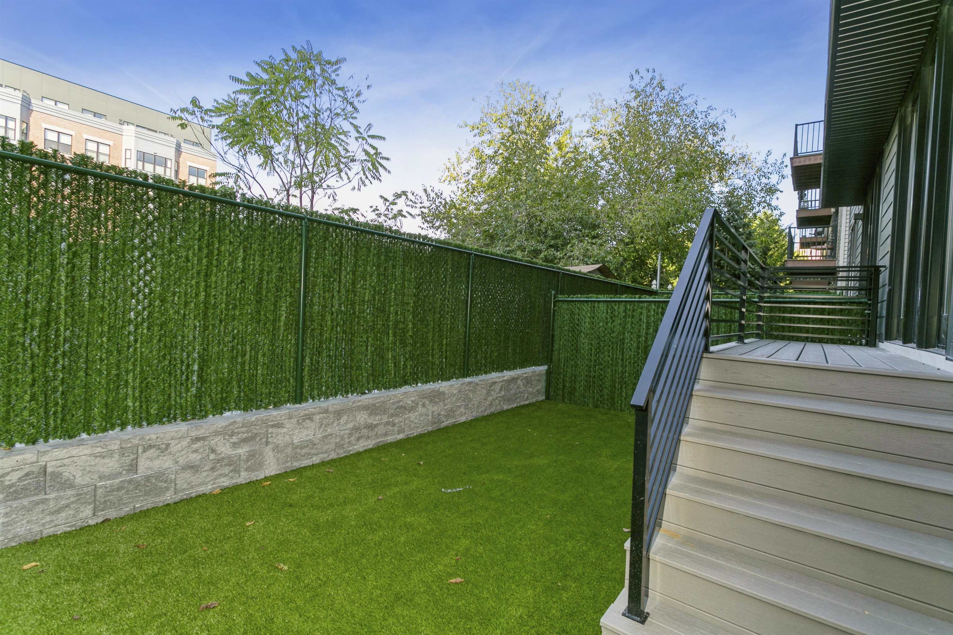 386 5TH ST Unit 101