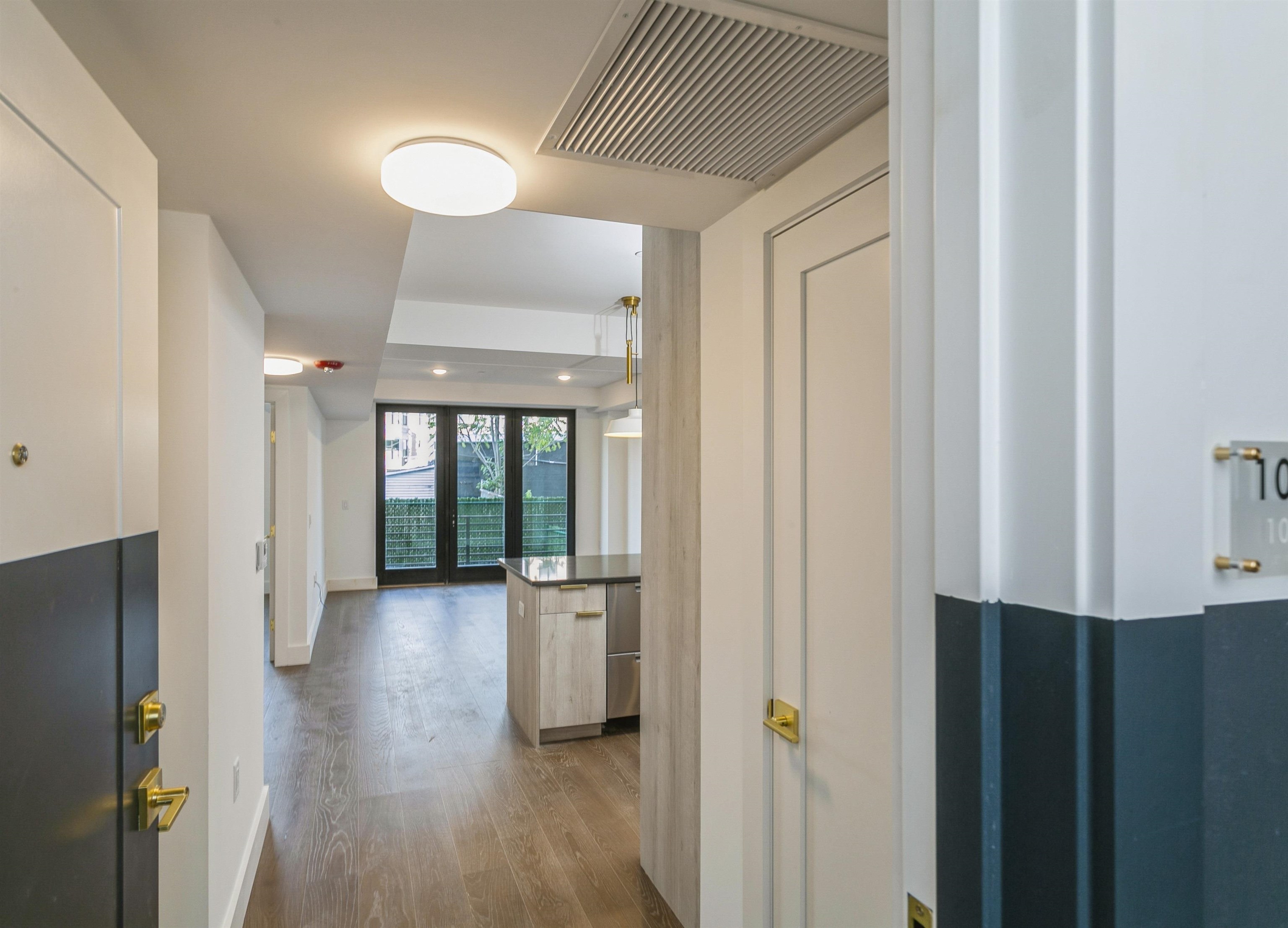 386 5TH ST Unit 101