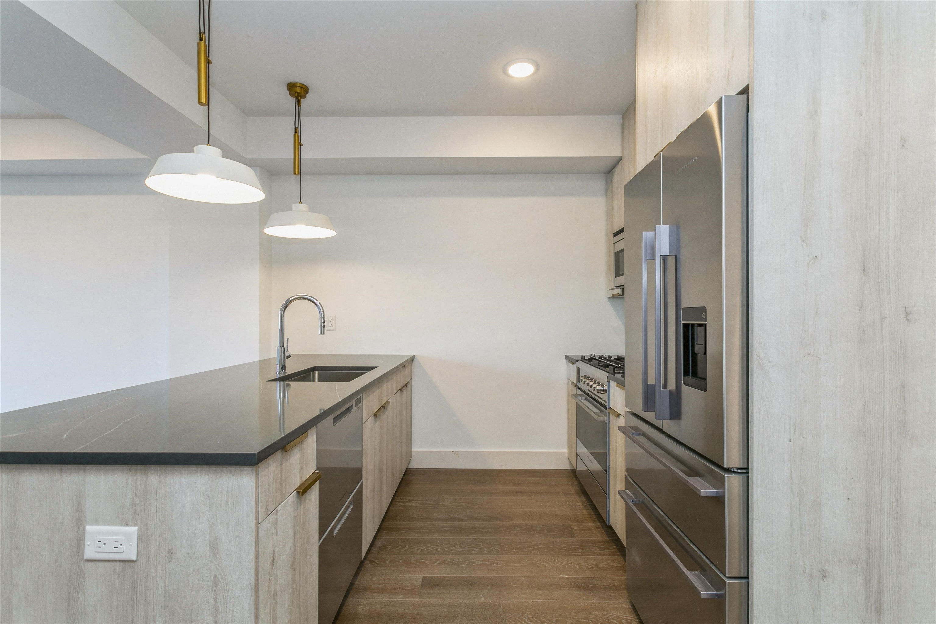 386 5TH ST Unit 101