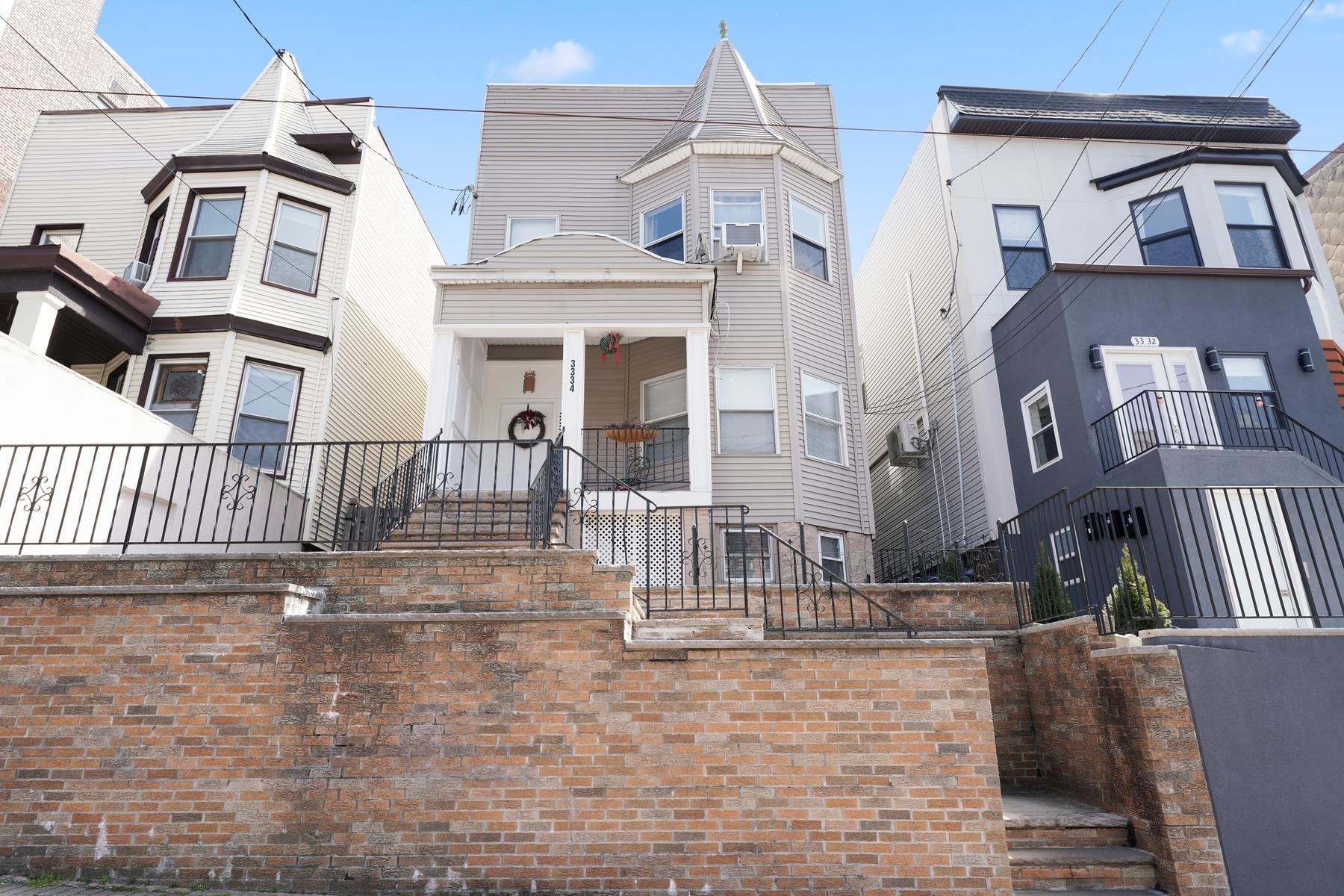 3334 PARK AVE