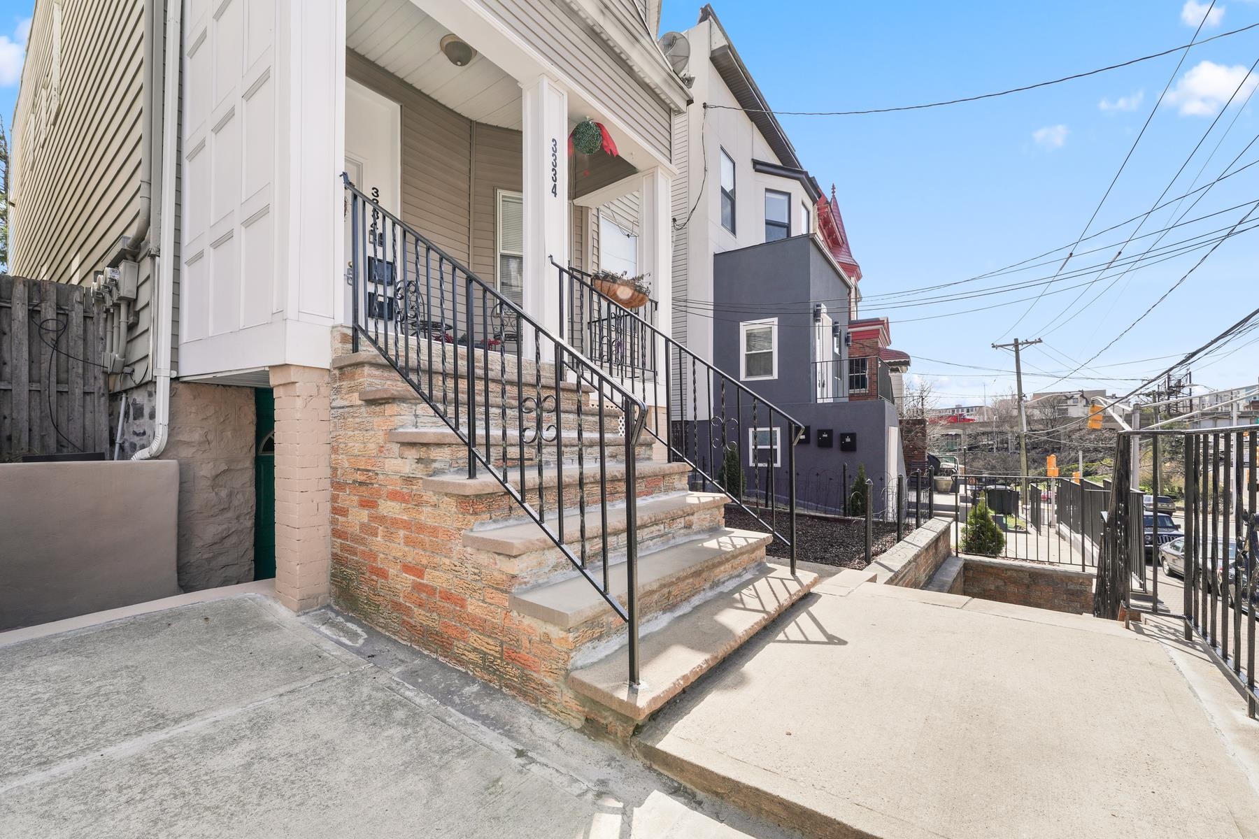 3334 PARK AVE