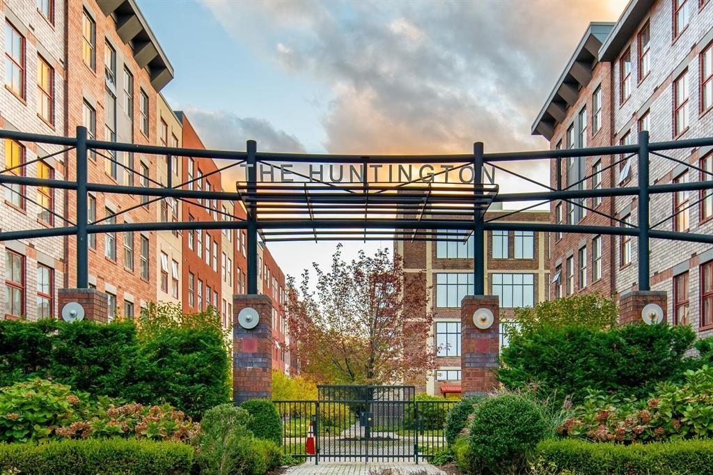 812 GRAND ST Unit 416