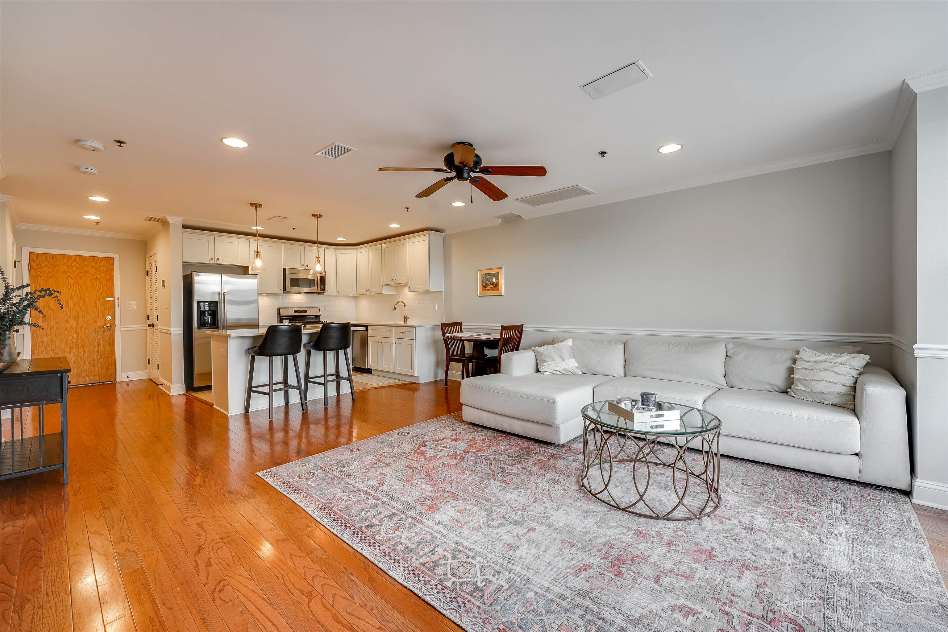 812 GRAND ST Unit 416