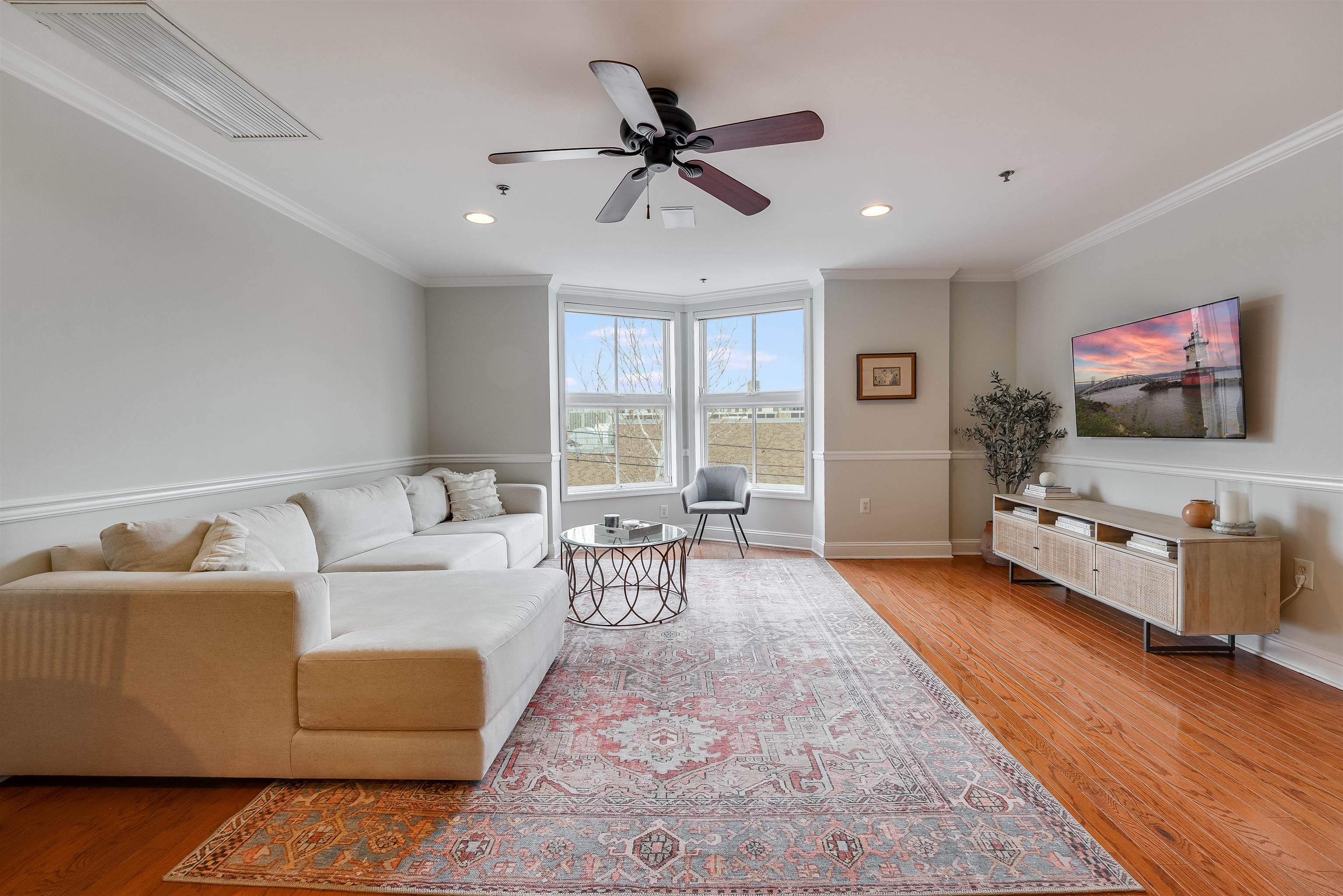 812 GRAND ST Unit 416