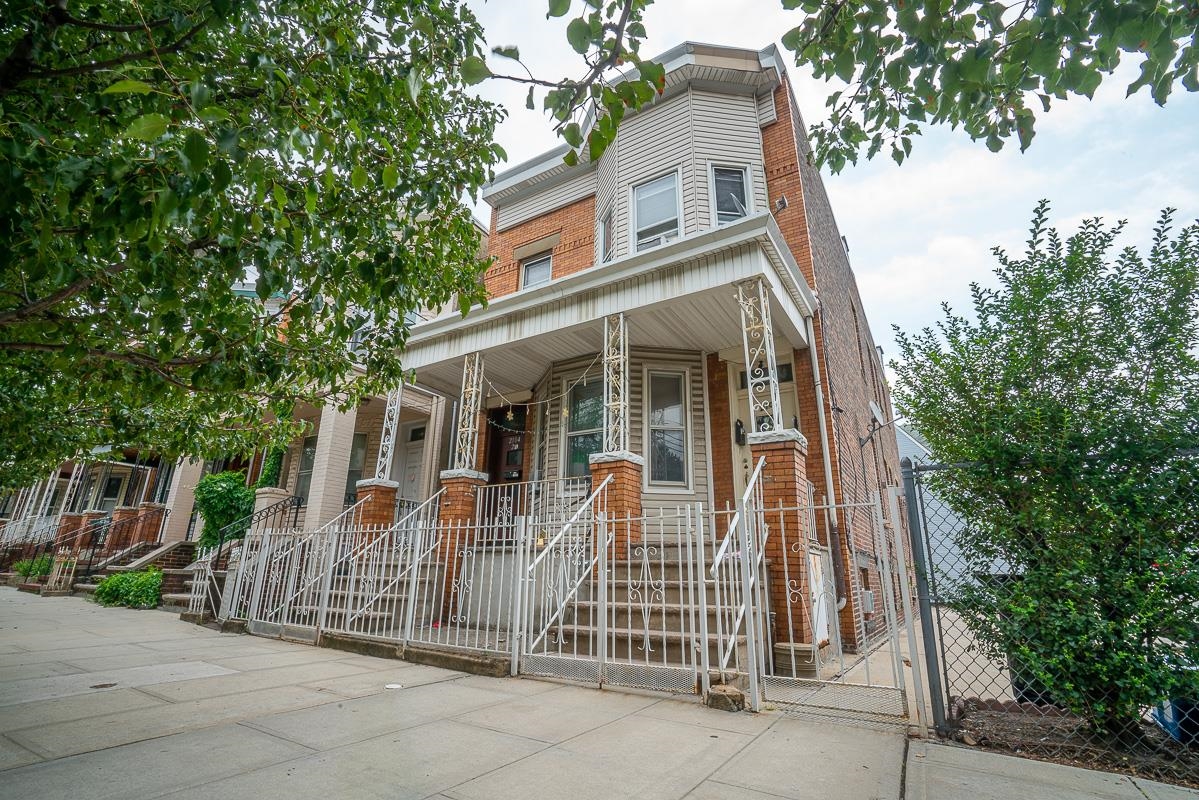 2100-2104 NEW YORK AVE