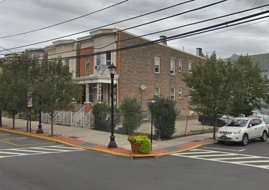 2100-2104 NEW YORK AVE