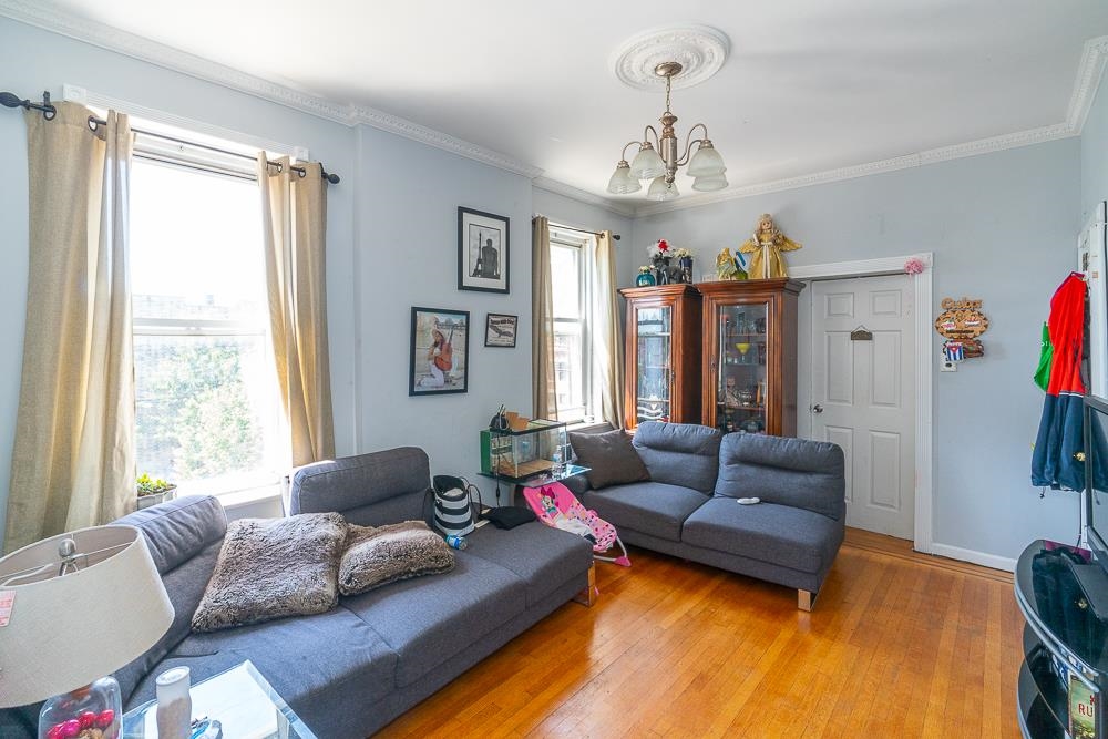 2100-2104 NEW YORK AVE