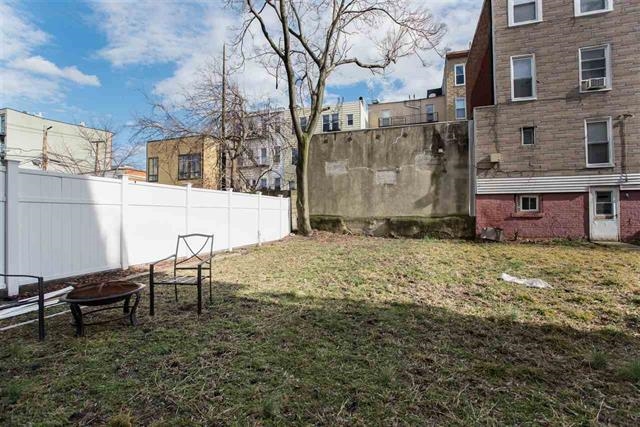 527 JEFFERSON ST Unit 3