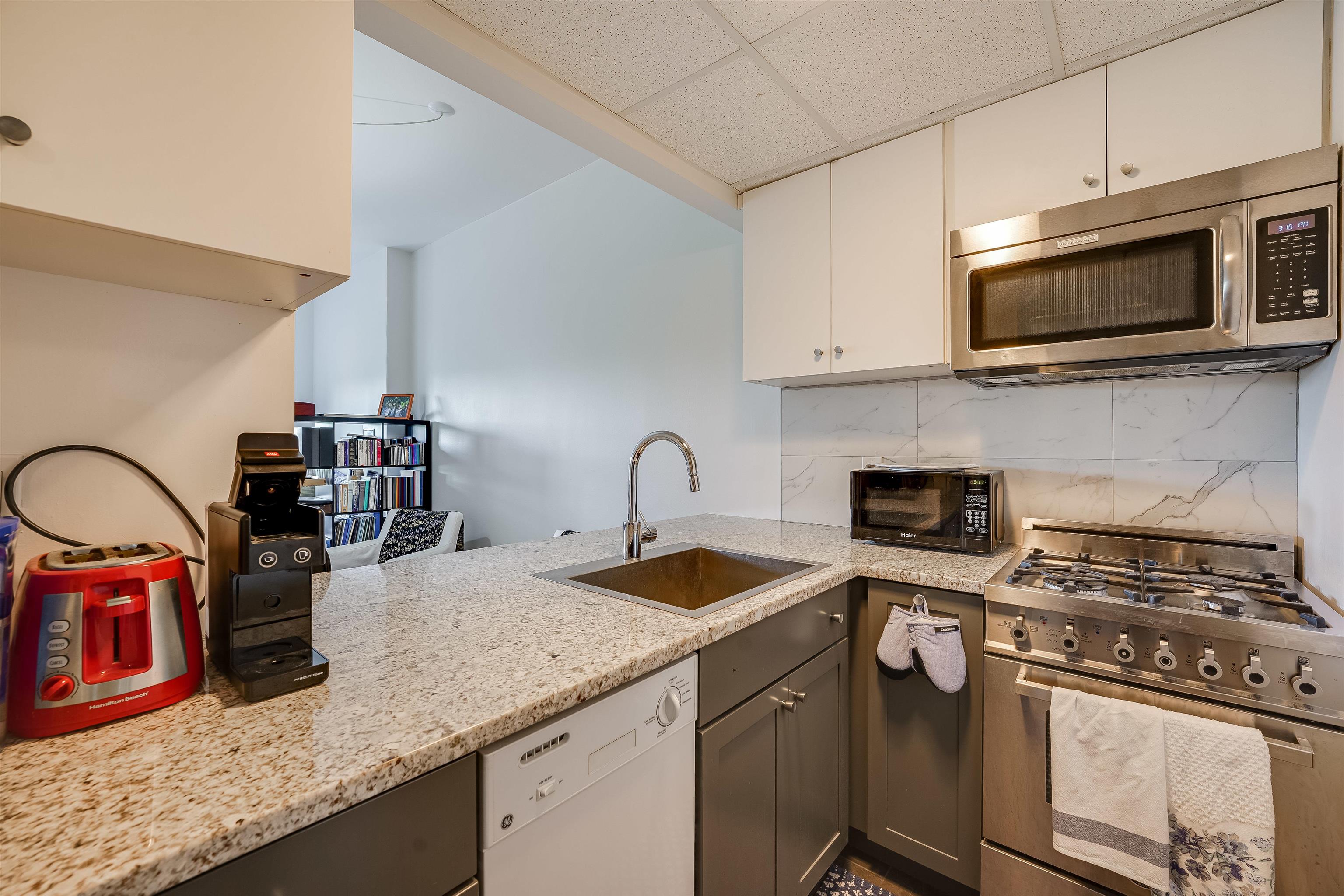 227 CHRISTOPHER COLUMBUS DR Unit 308B