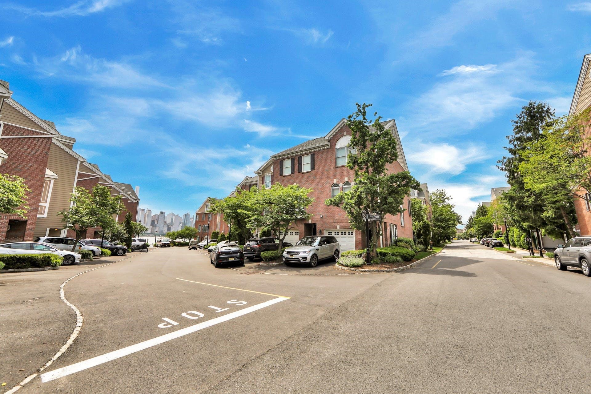 481 BUFFALO CT