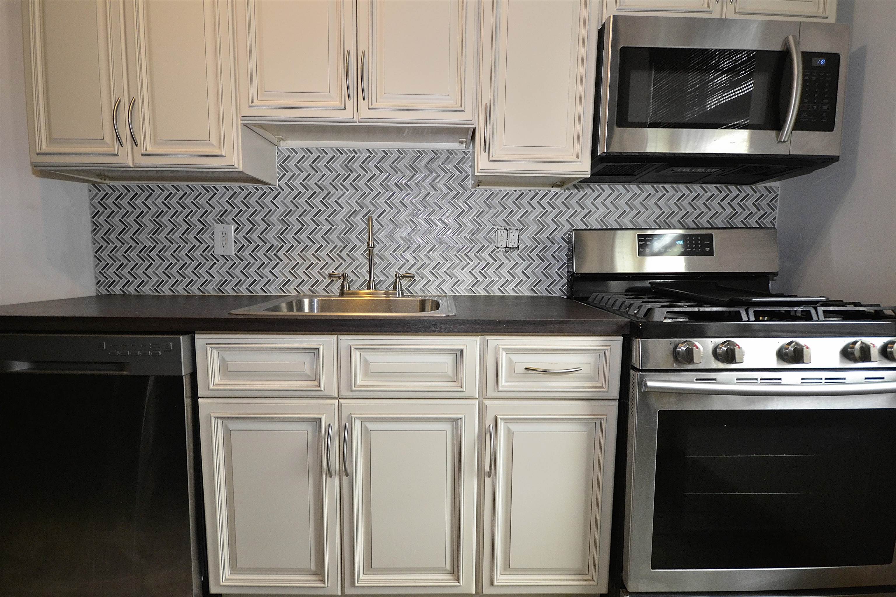 6114 HIGHLAND PL Unit 1B
