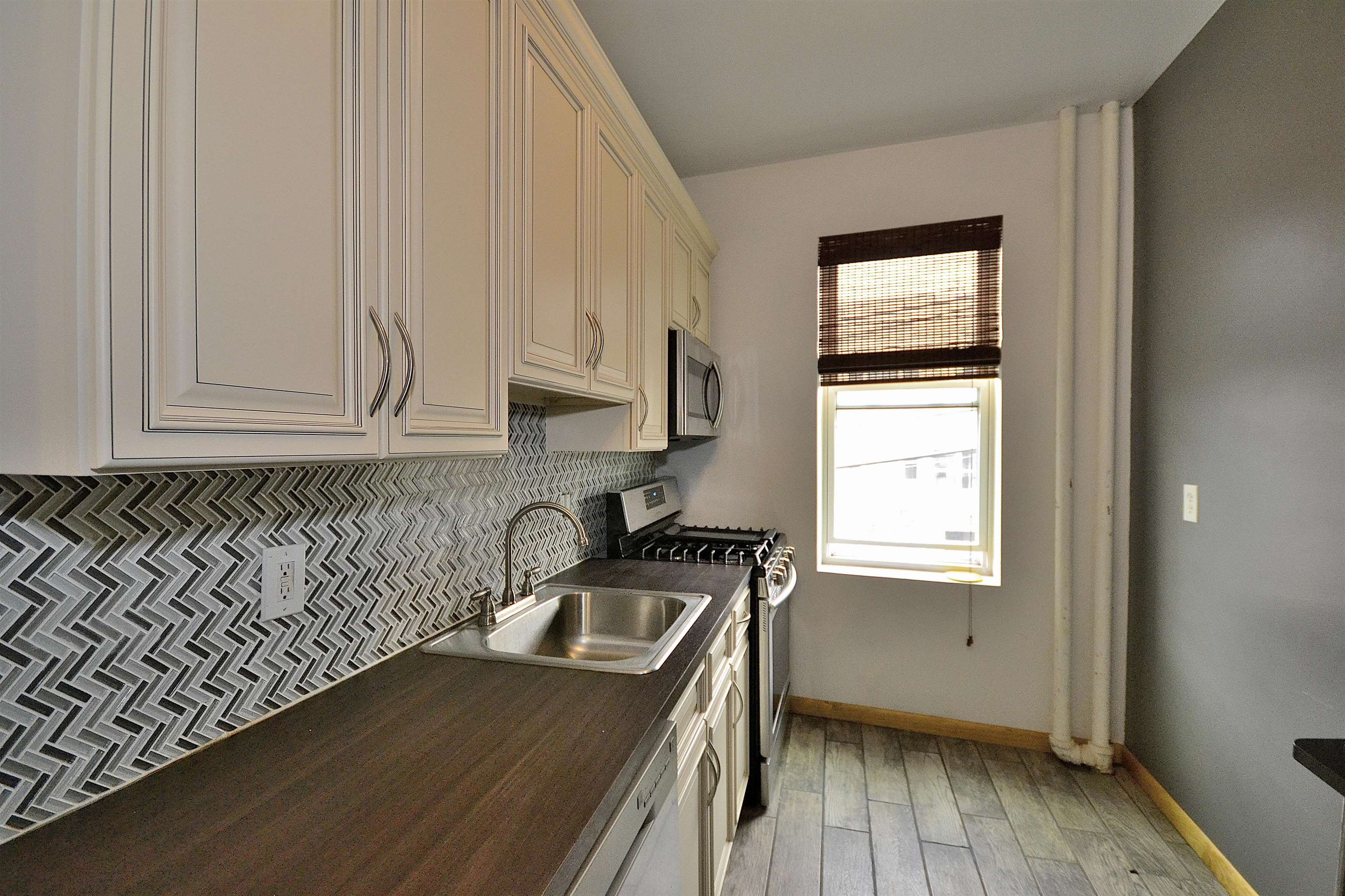 6114 HIGHLAND PL Unit 1B