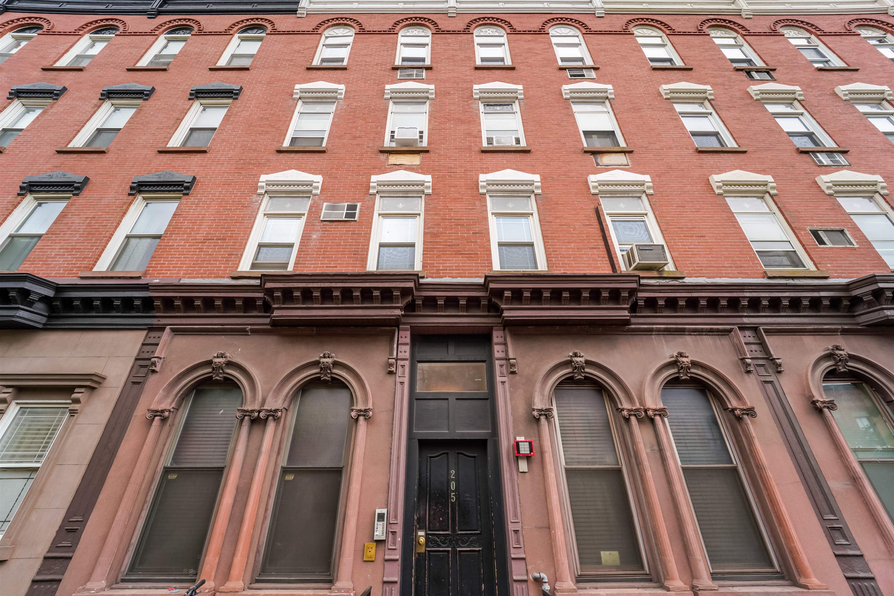 205 14TH ST Unit 3L