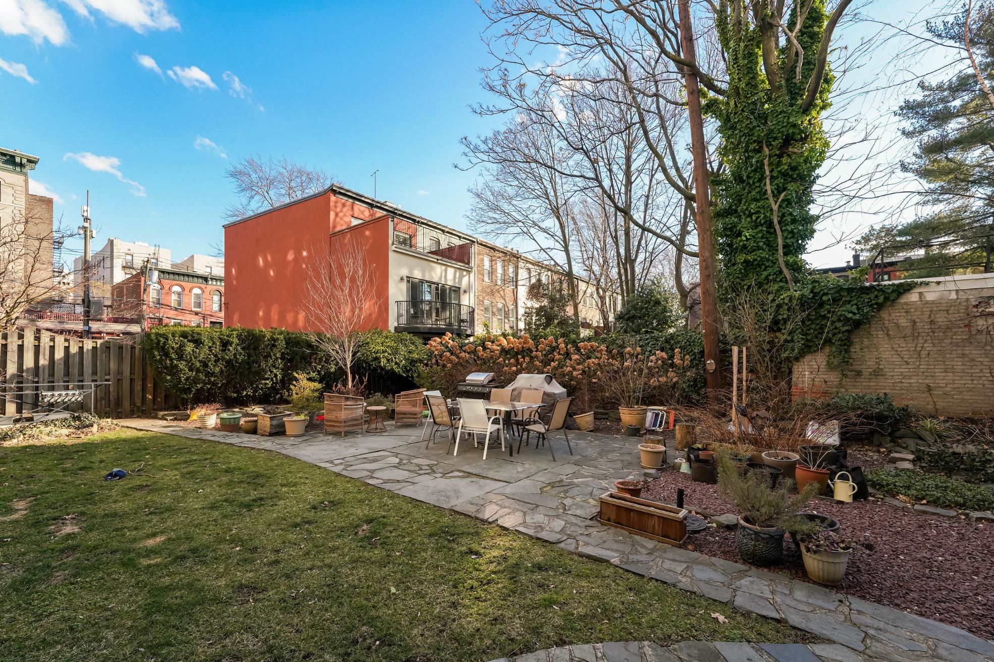 205 14TH ST Unit 3L