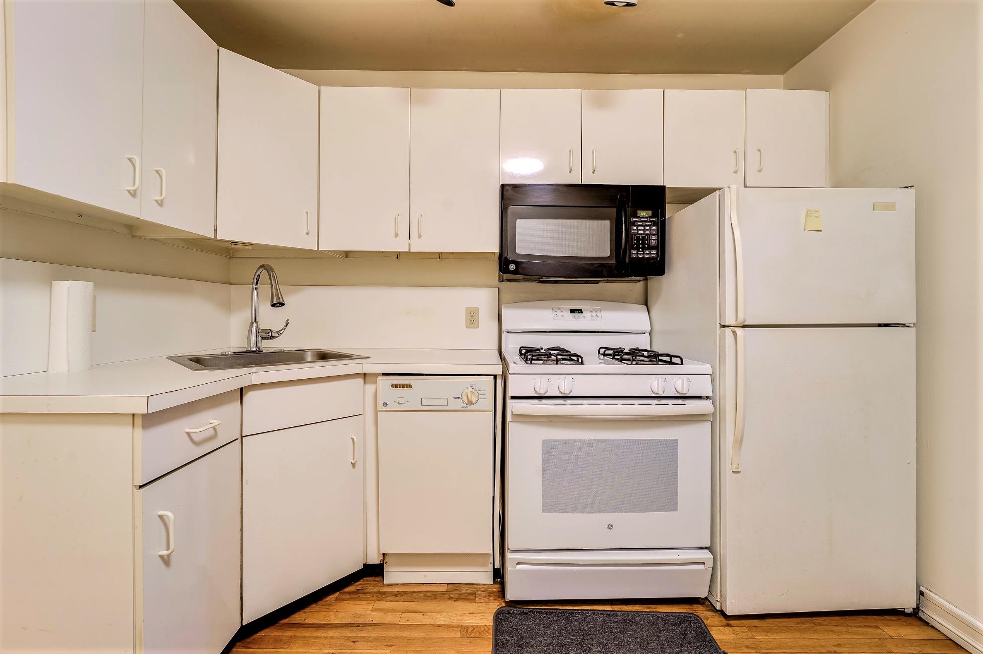 205 14TH ST Unit 3L