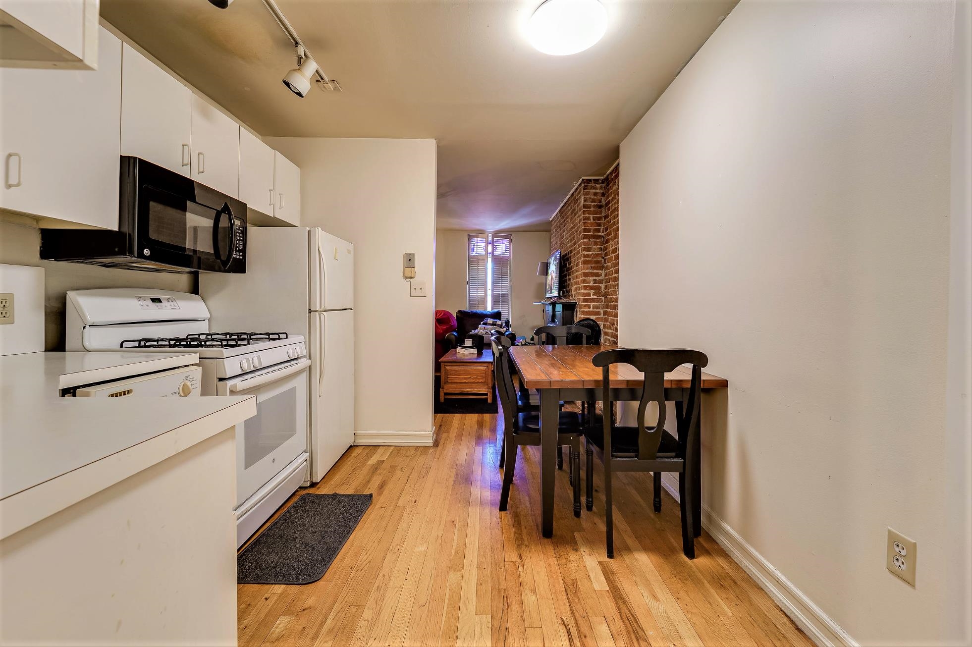 205 14TH ST Unit 3L