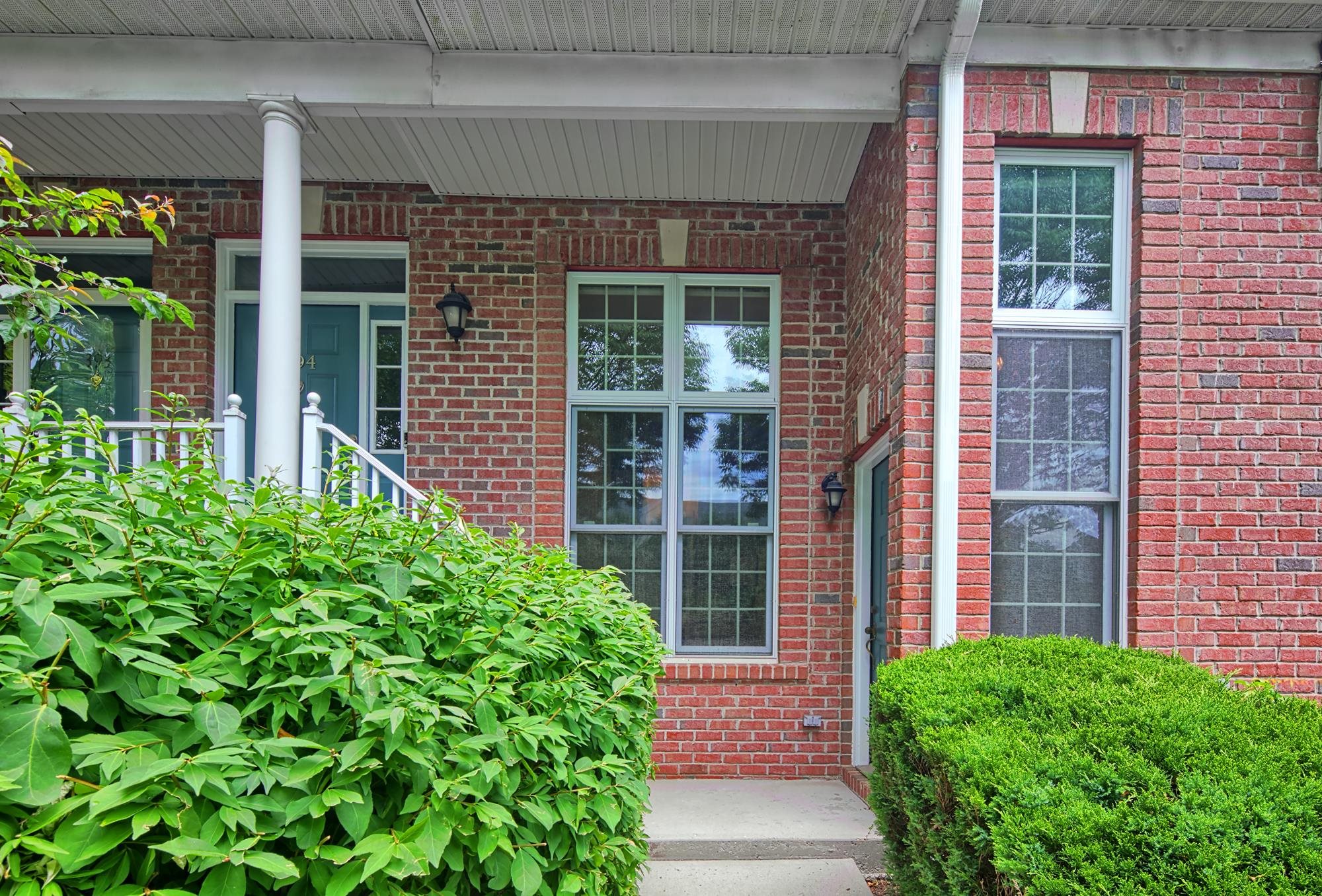 395 KINGSTON CT