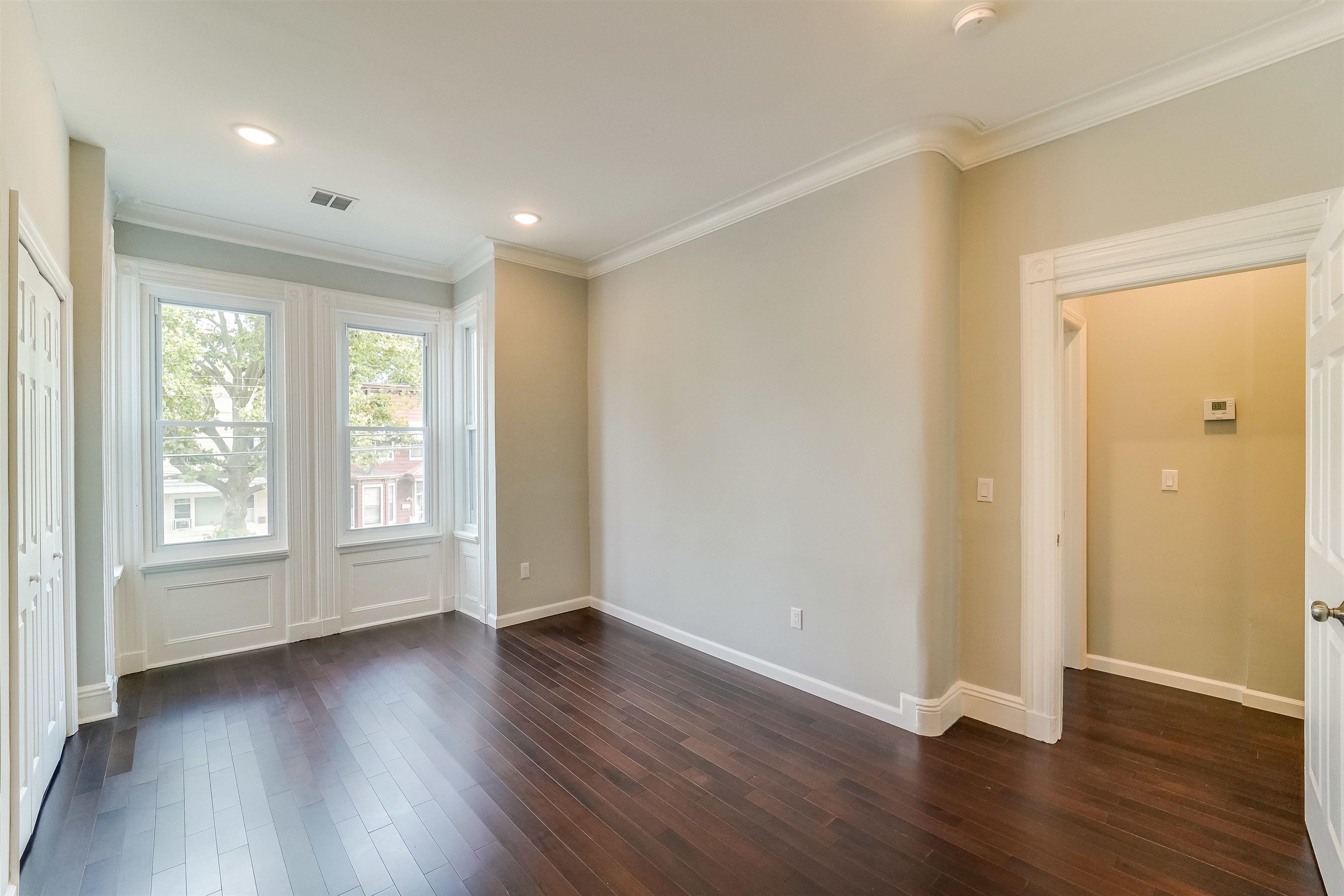 81 CLERK ST