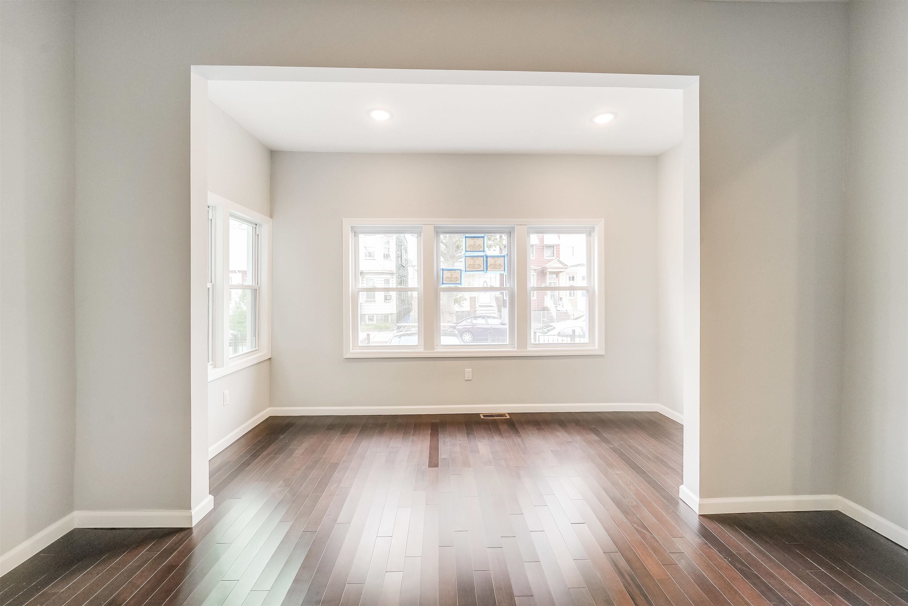 81 CLERK ST