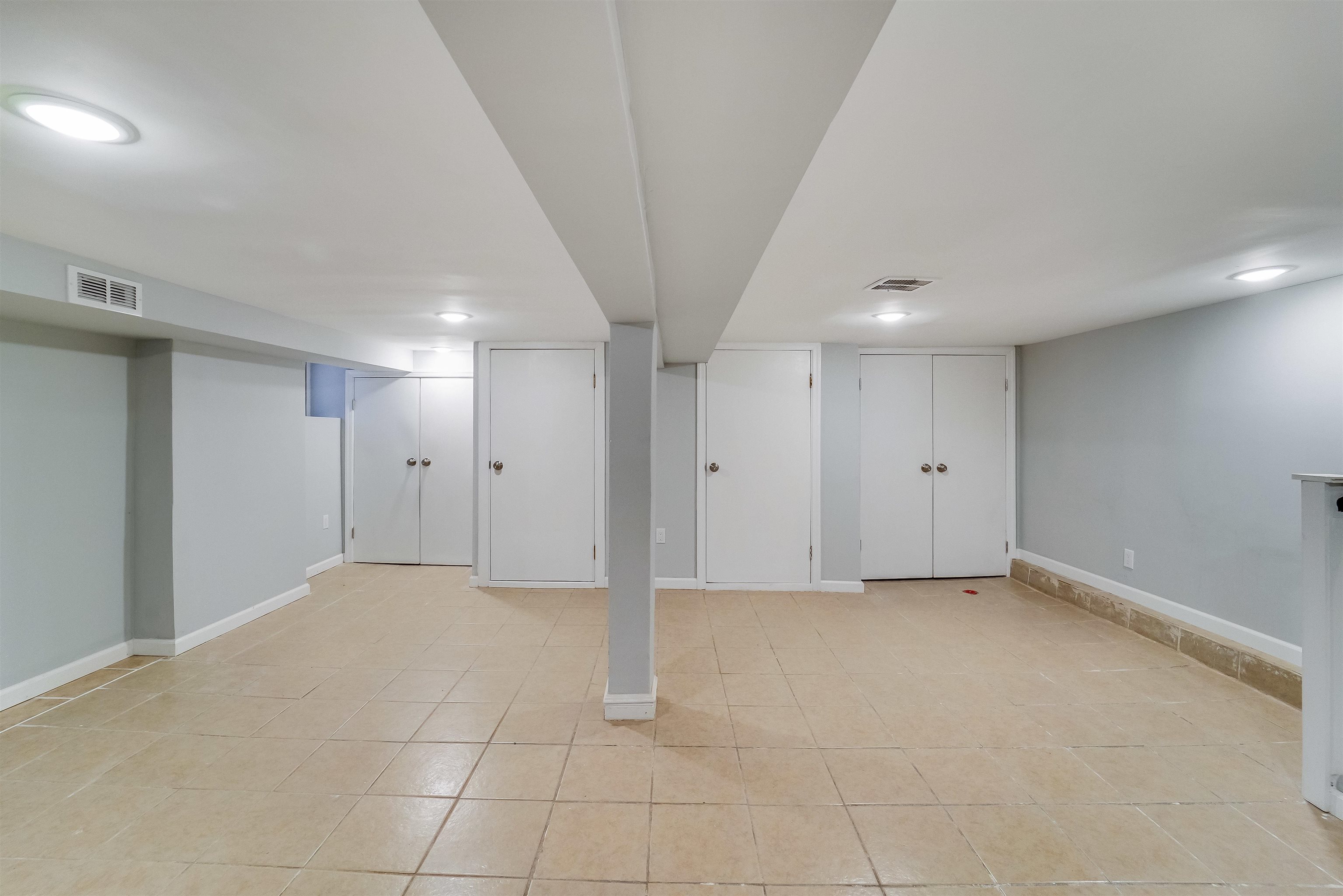 81 CLERK ST