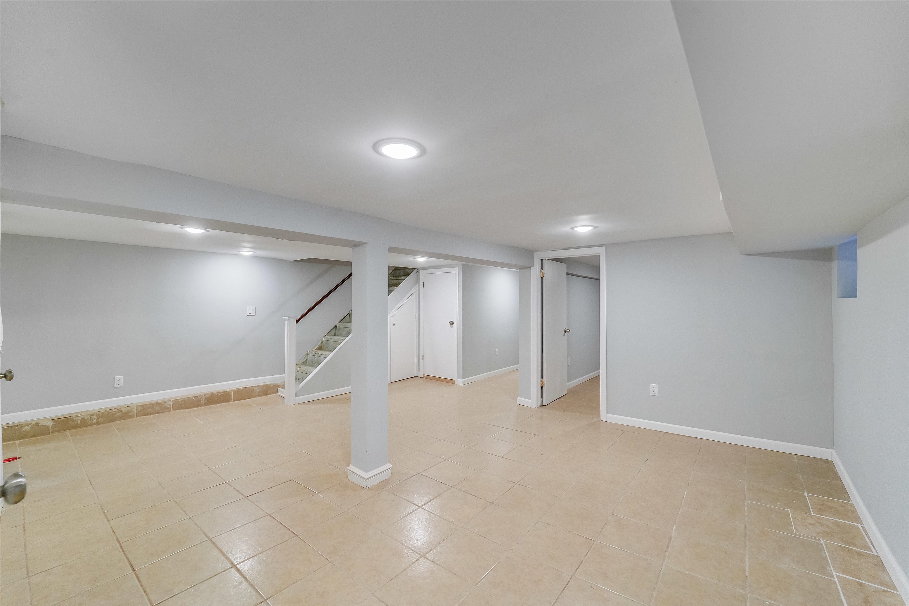 81 CLERK ST