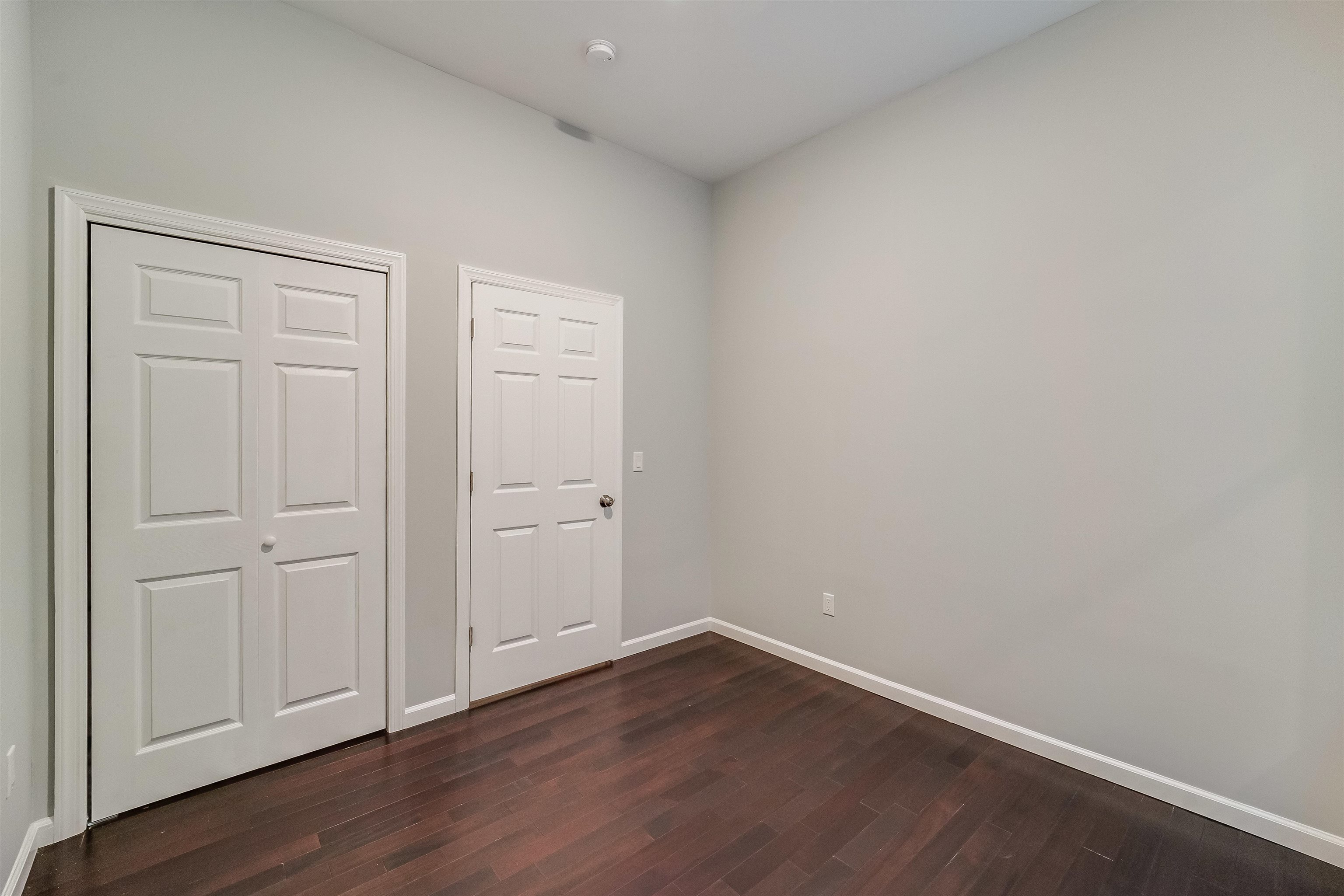 81 CLERK ST