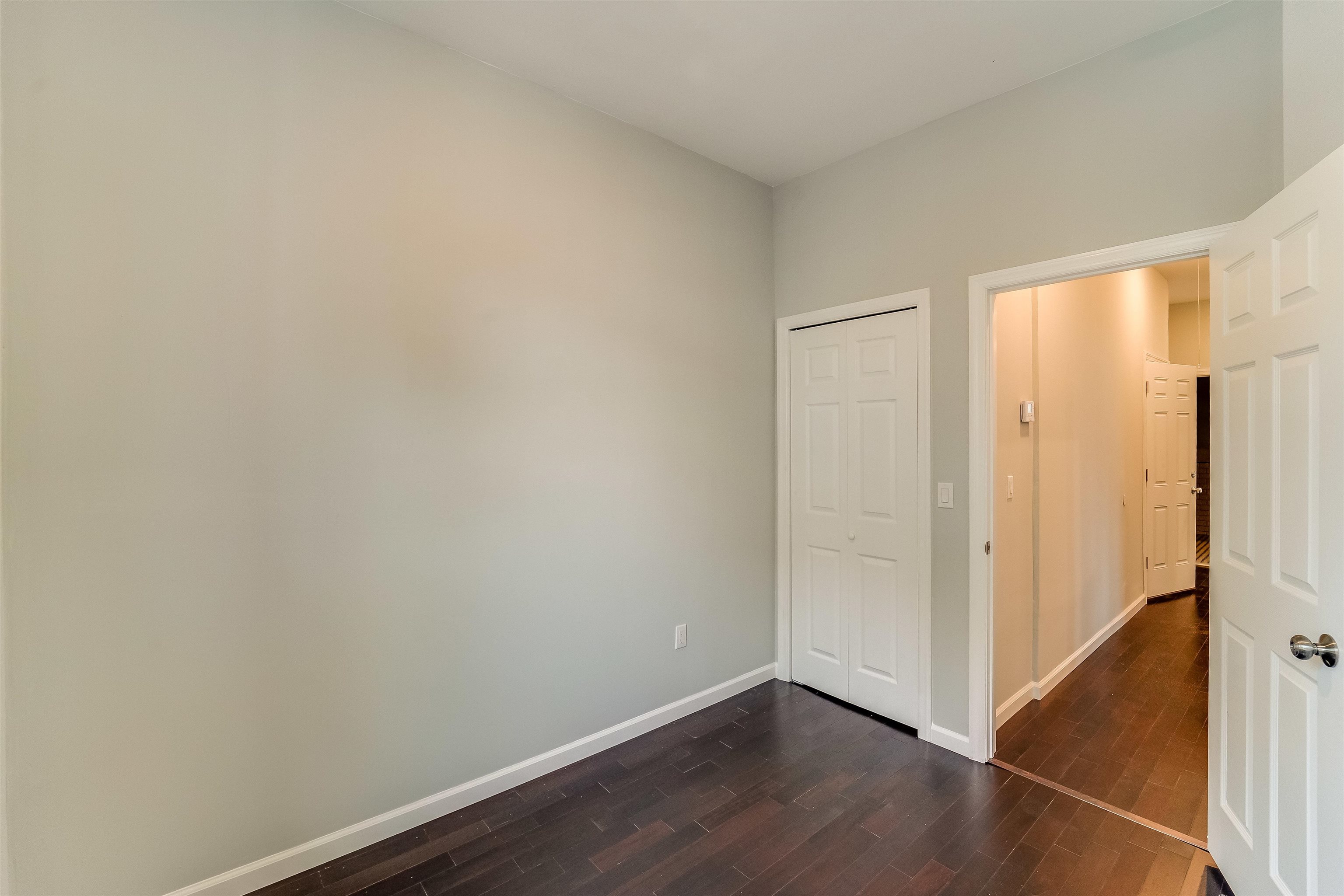 81 CLERK ST