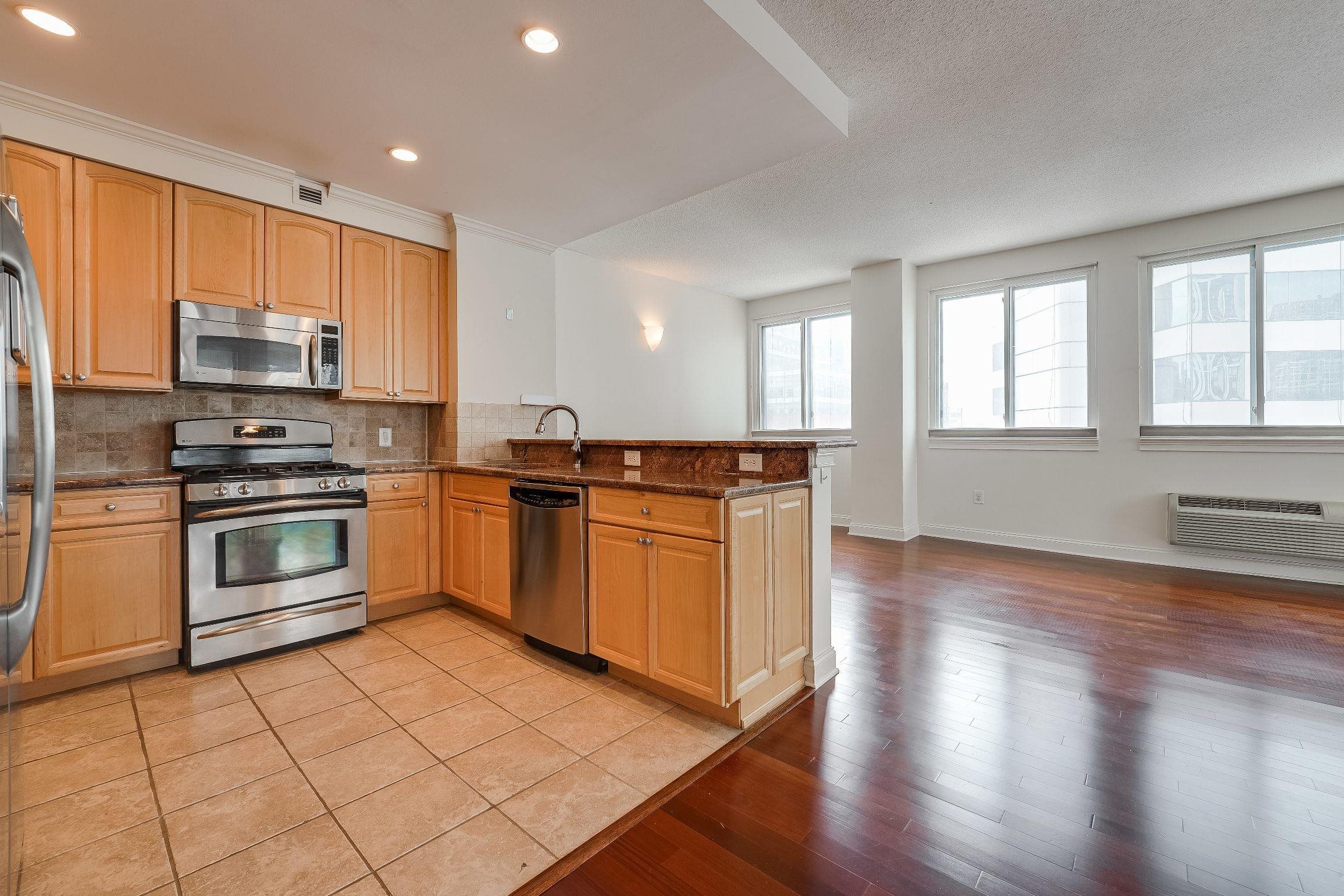 311 WASHINGTON ST Unit 7D