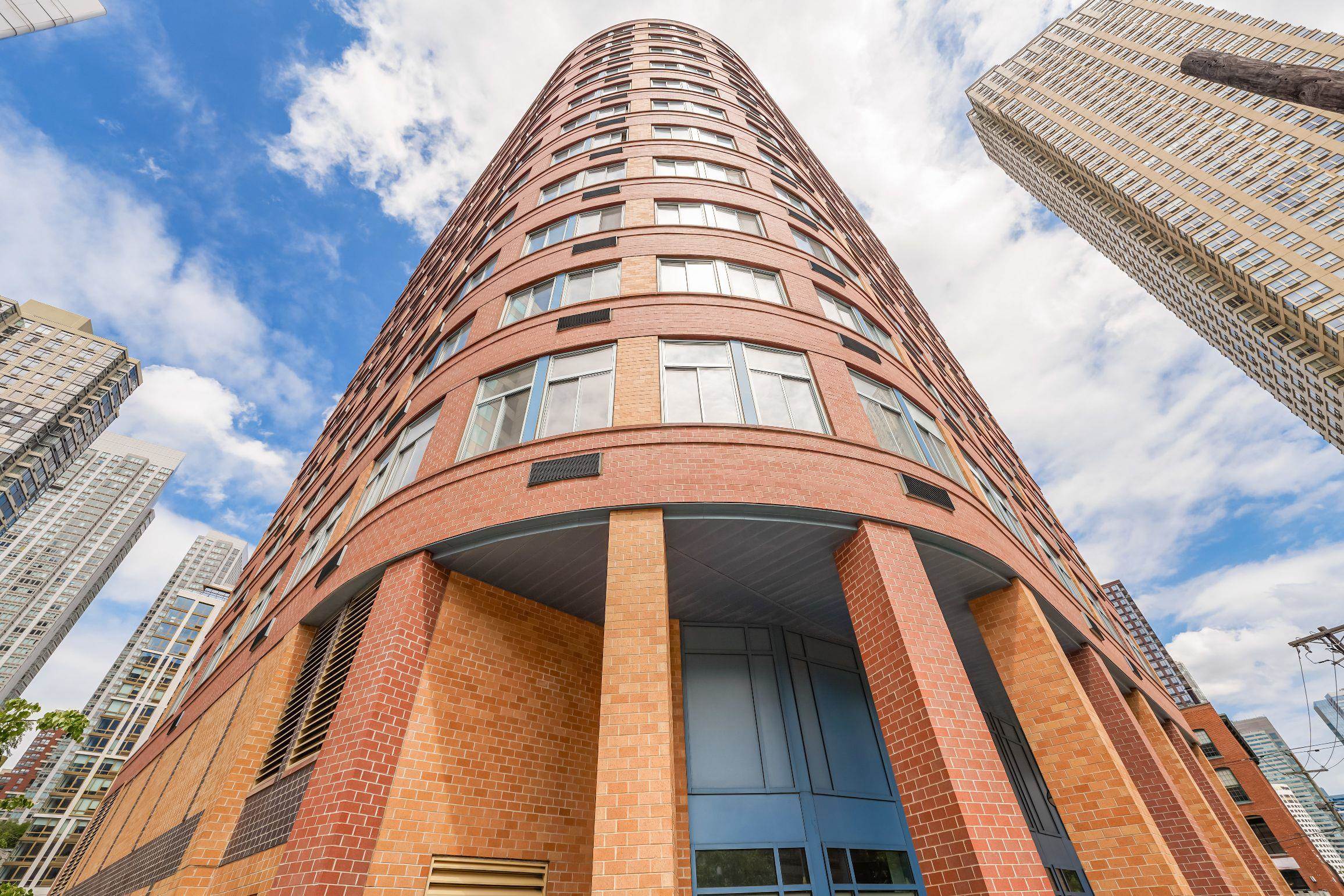 311 WASHINGTON ST Unit 7D