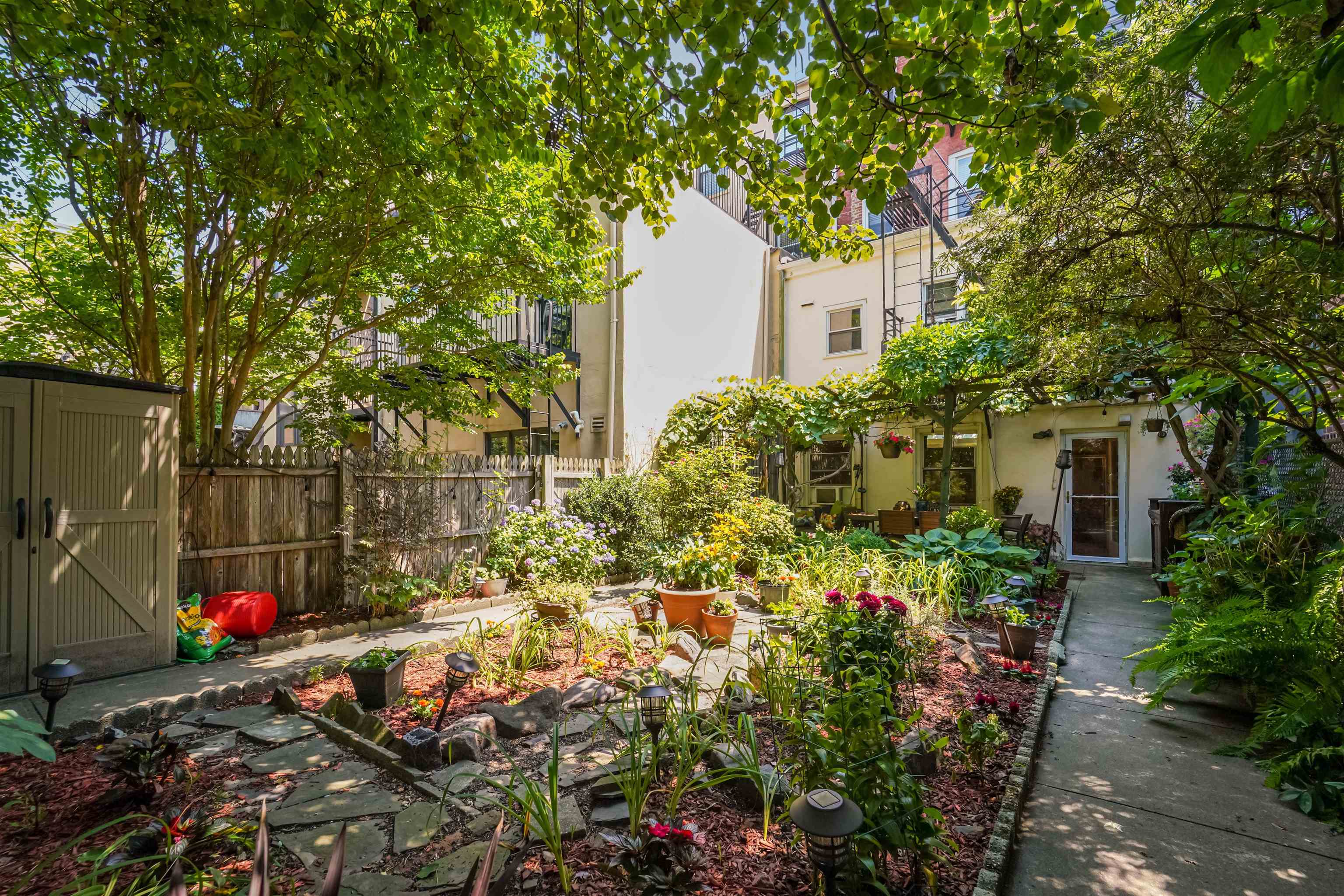 830 BLOOMFIELD ST Unit 1