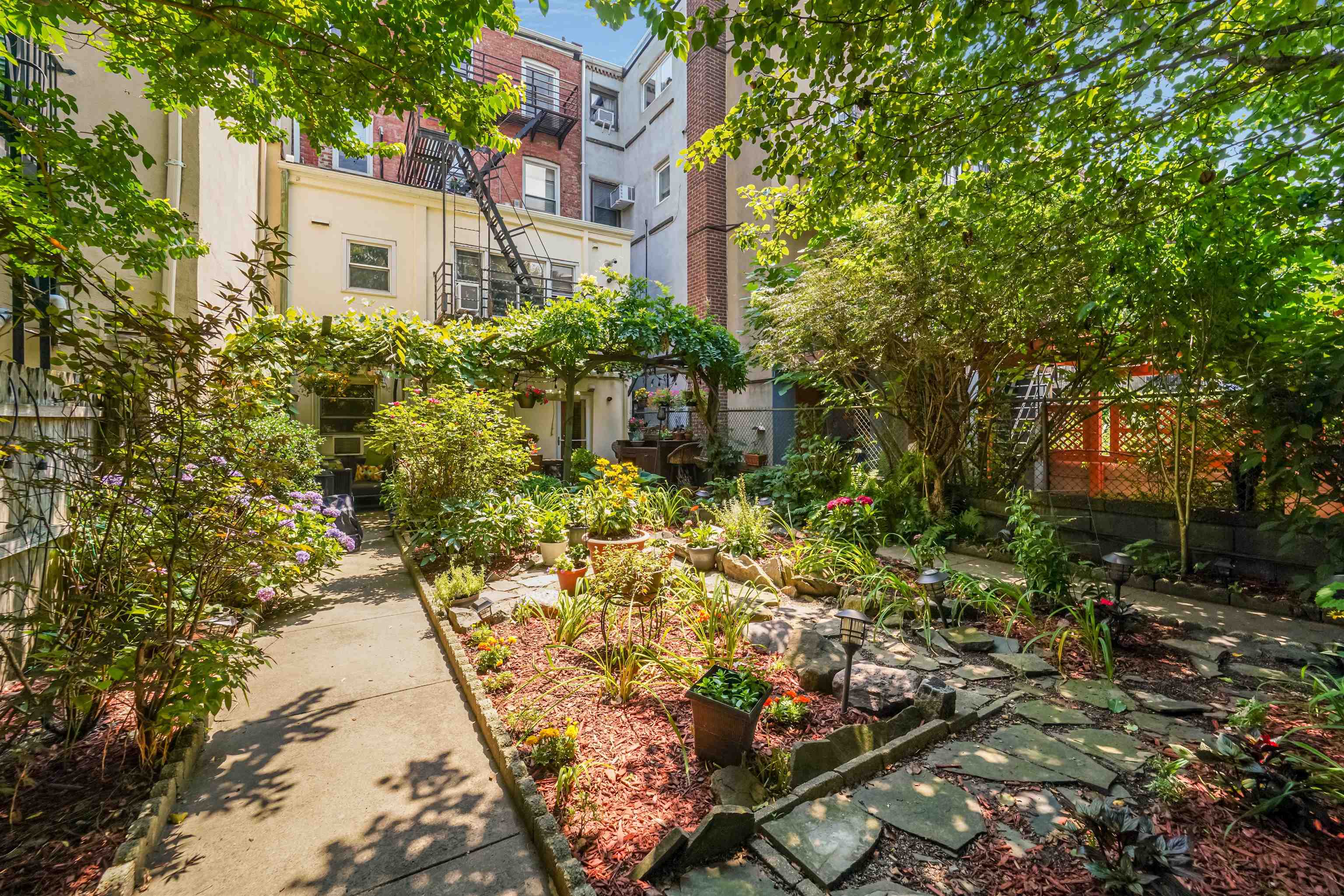 830 BLOOMFIELD ST Unit 1