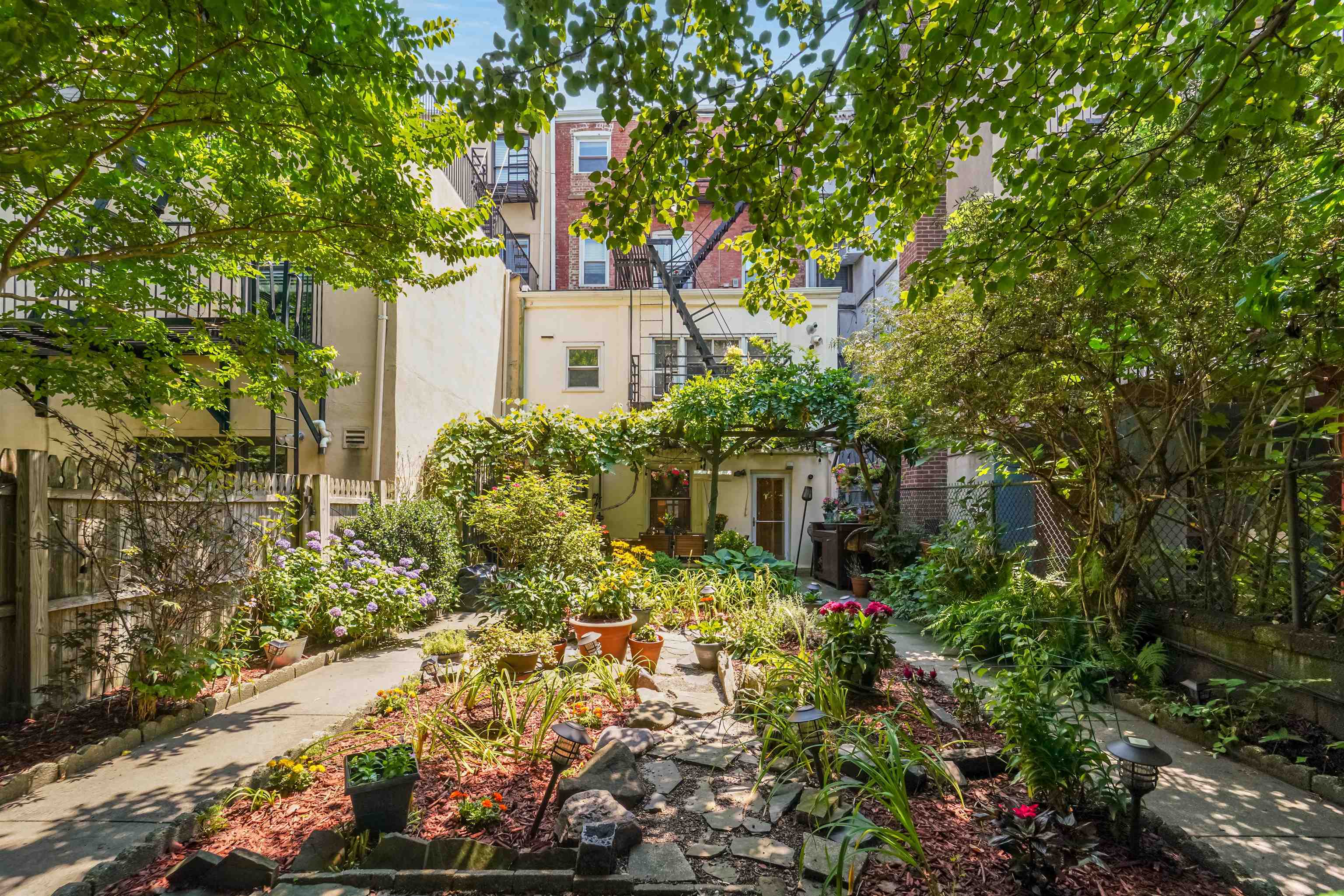 830 BLOOMFIELD ST Unit 1