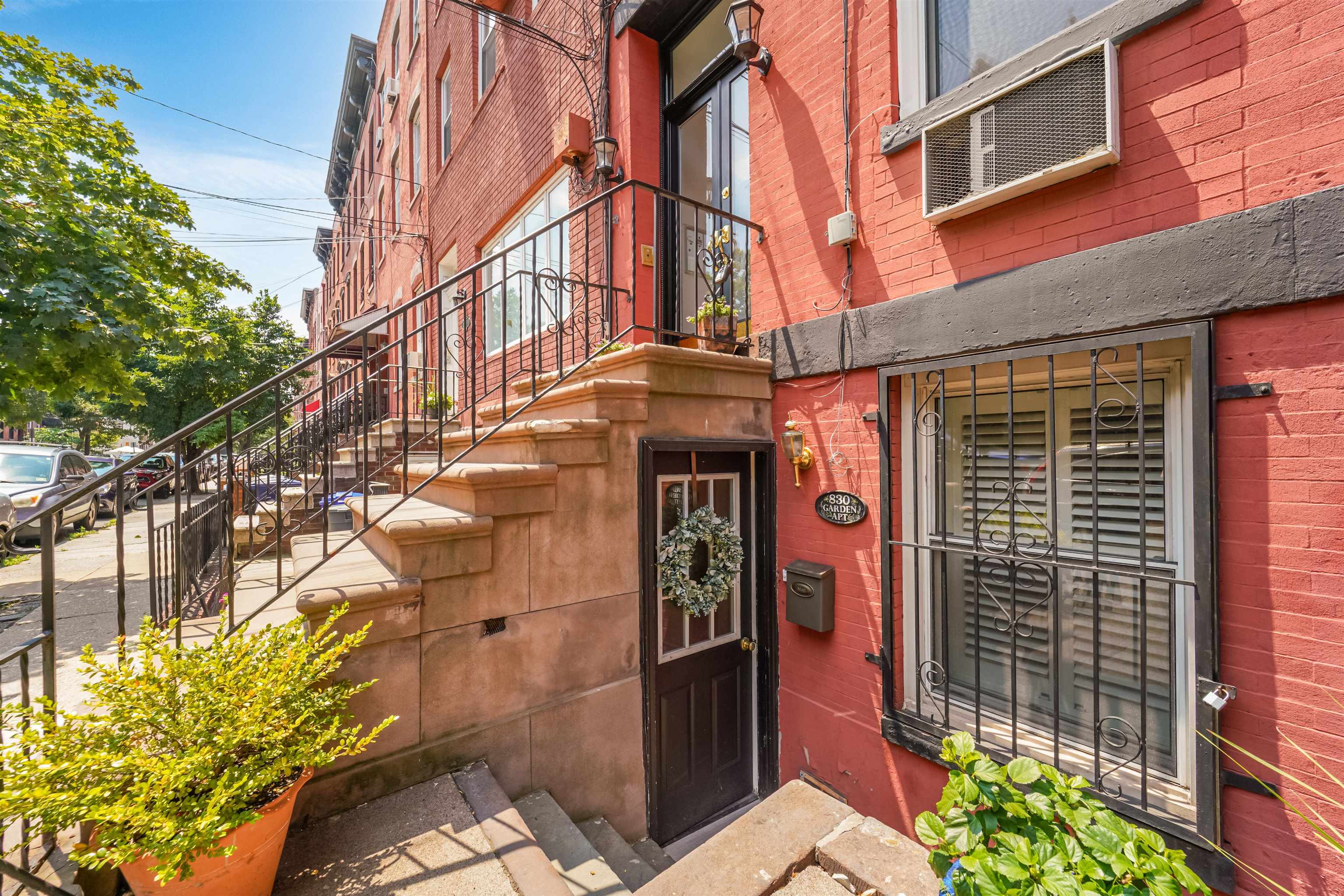 830 BLOOMFIELD ST Unit 1
