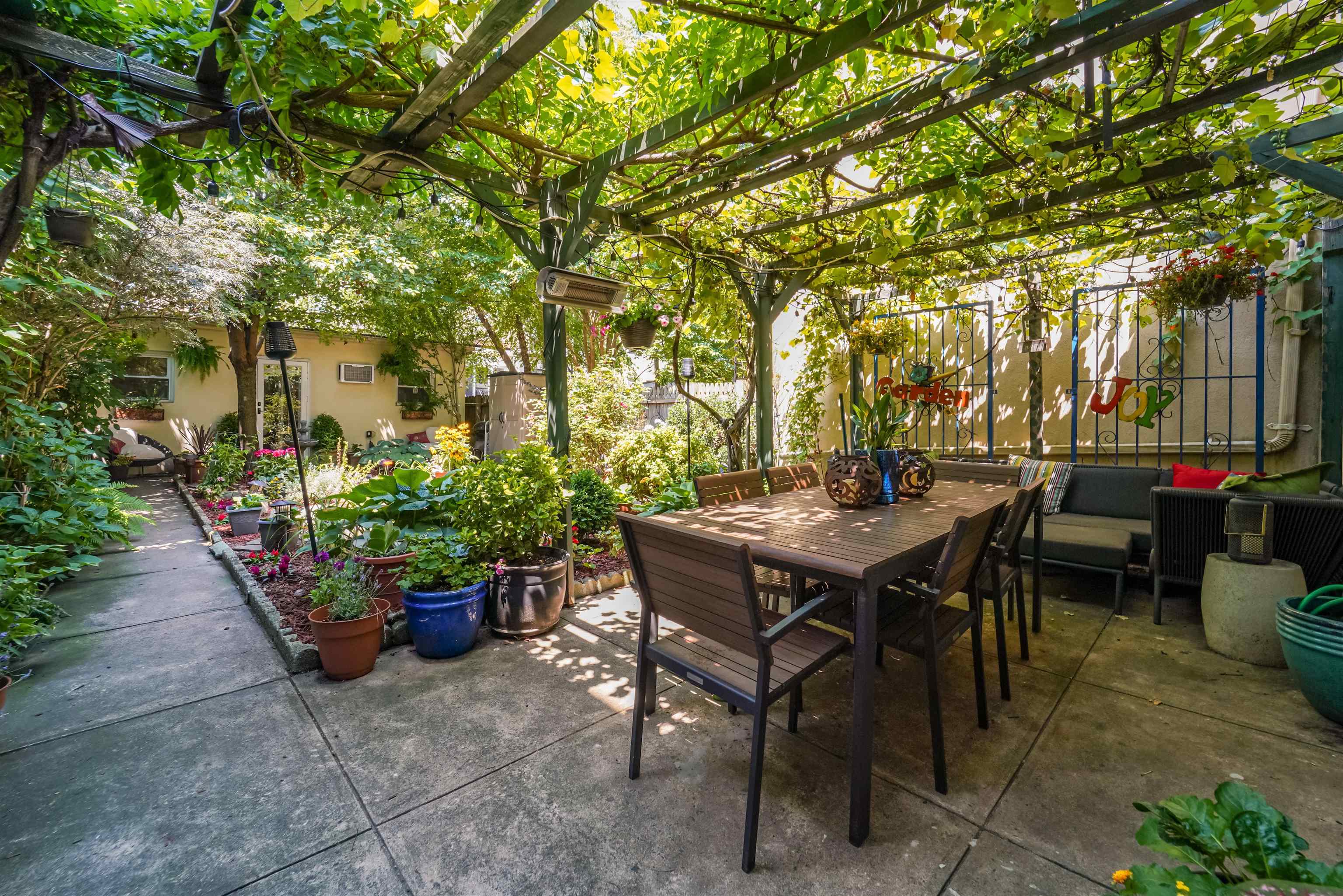 830 BLOOMFIELD ST Unit 1