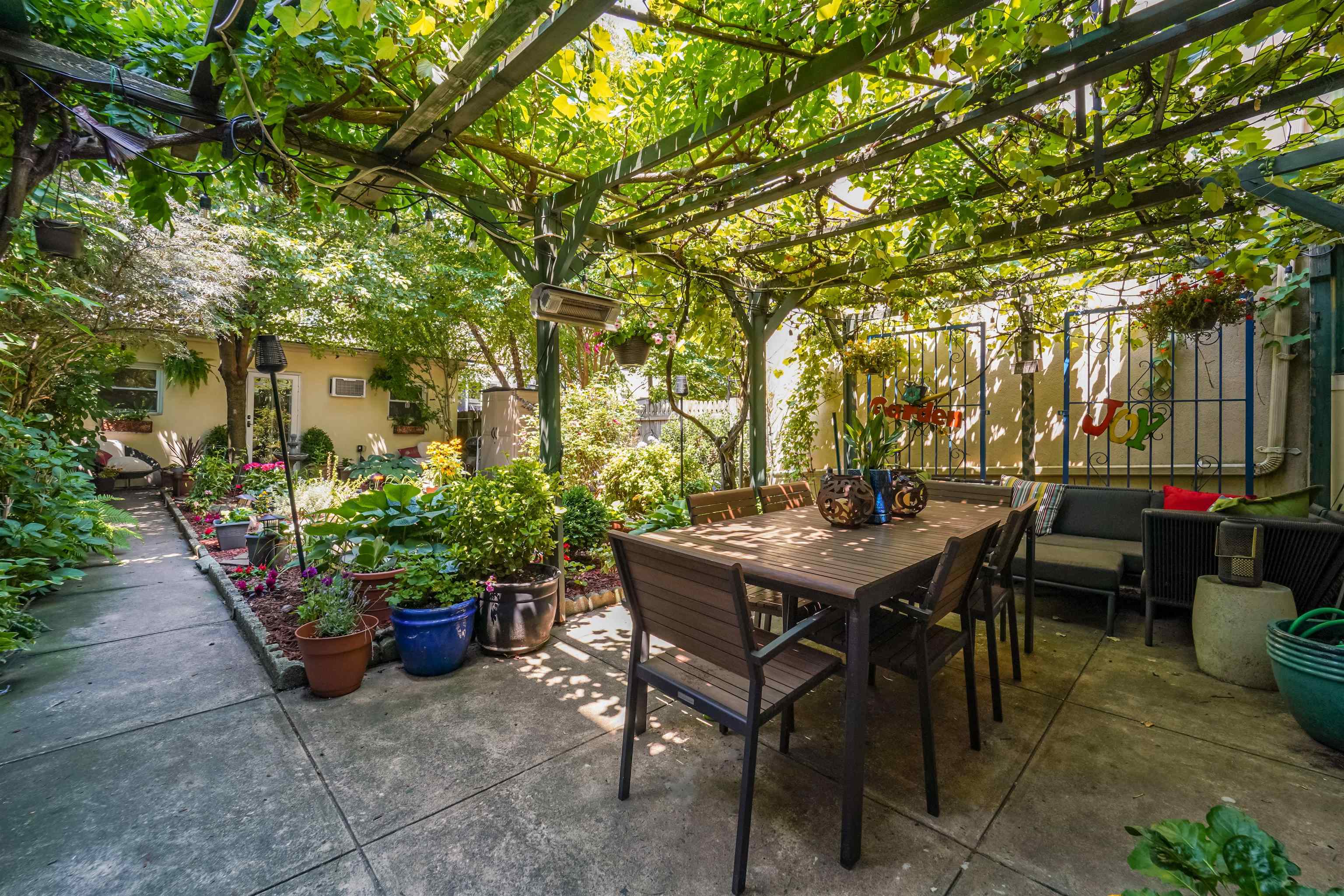 830 BLOOMFIELD ST Unit 1