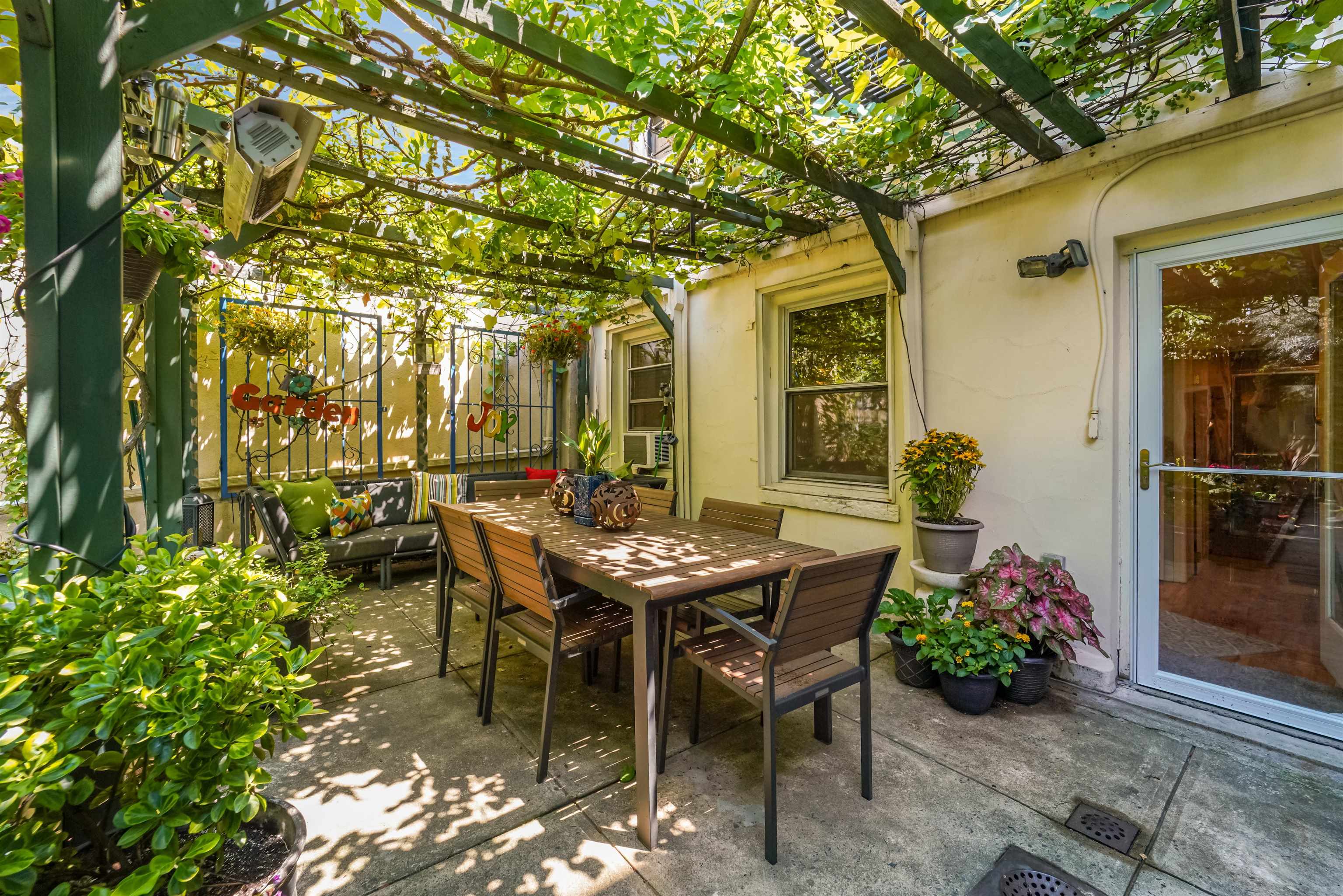 830 BLOOMFIELD ST Unit 1
