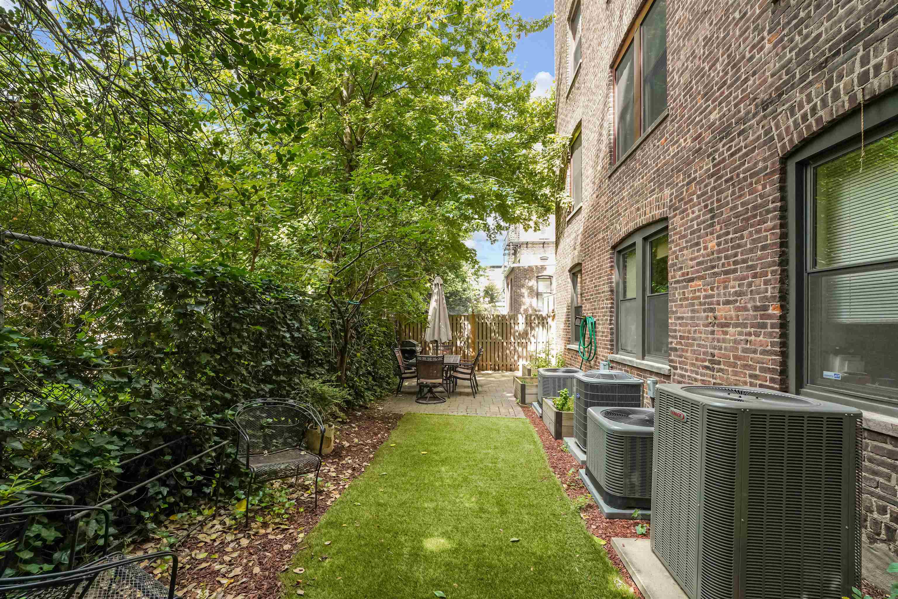 245 8TH ST Unit 303