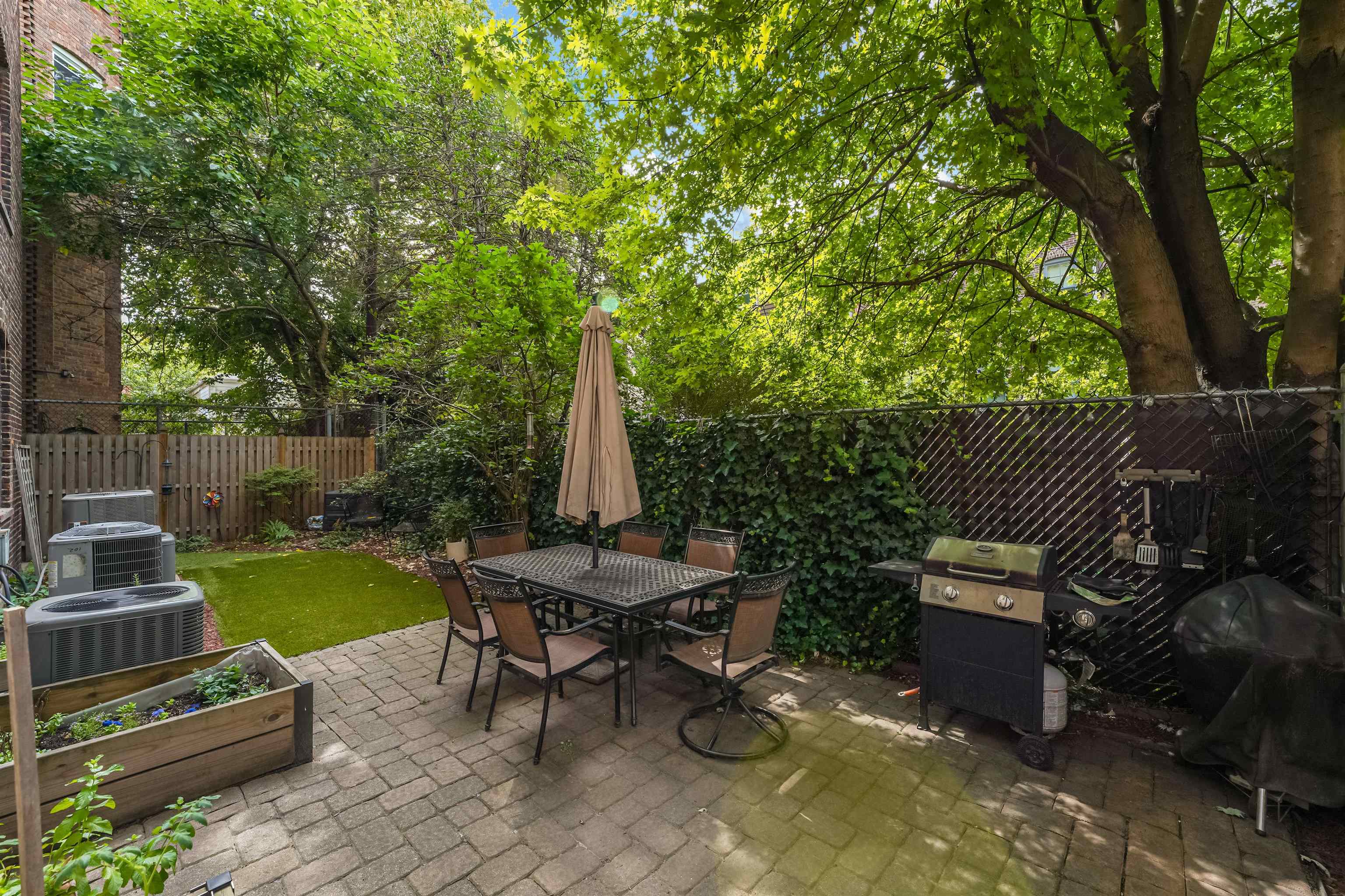 245 8TH ST Unit 303