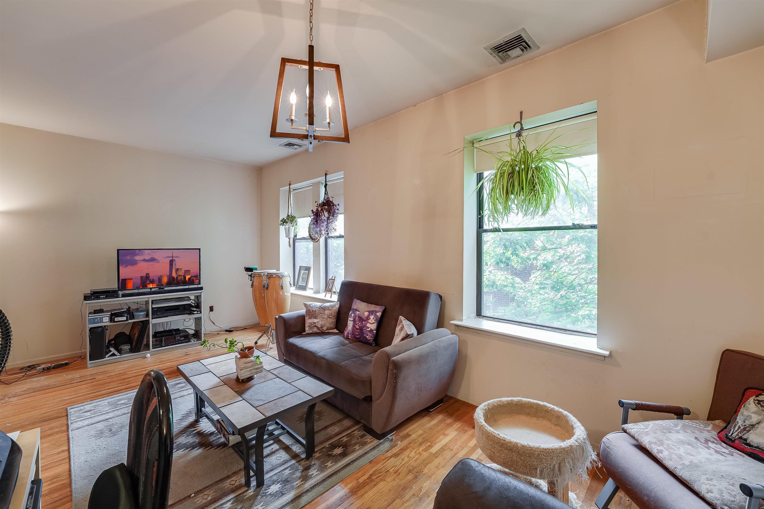 245 8TH ST Unit 303