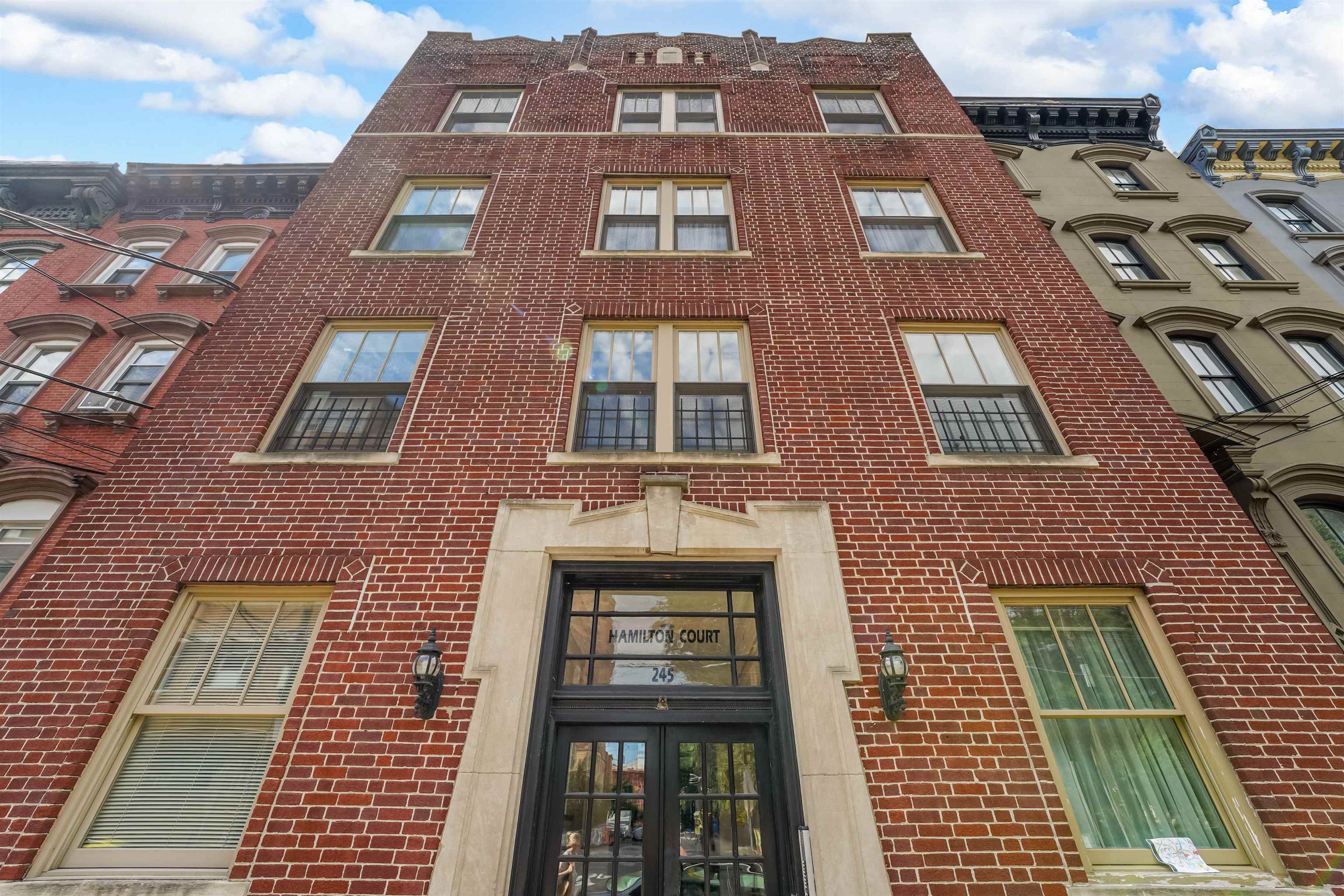 245 8TH ST Unit 303