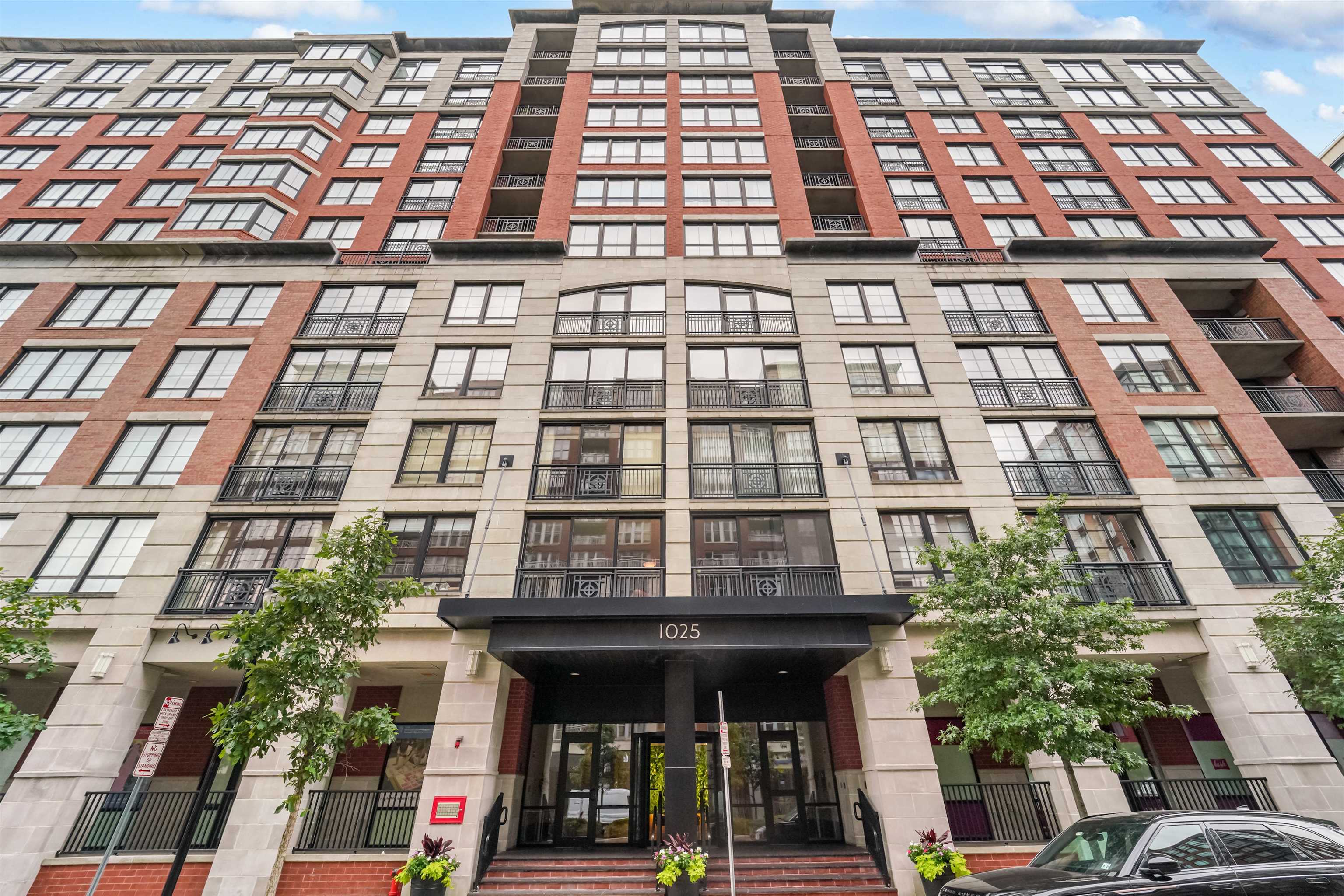 1025 MAXWELL LANE Unit 411