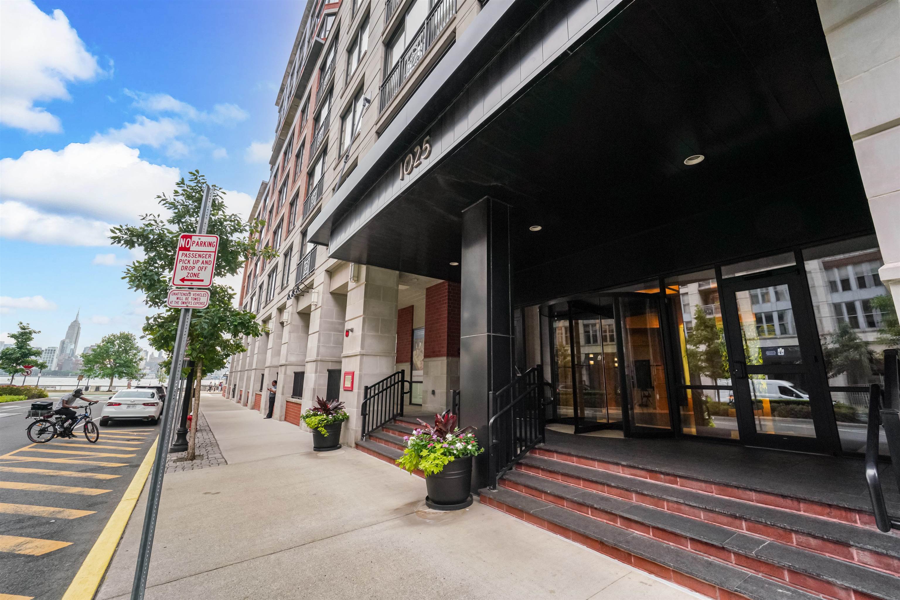 1025 MAXWELL LANE Unit 411