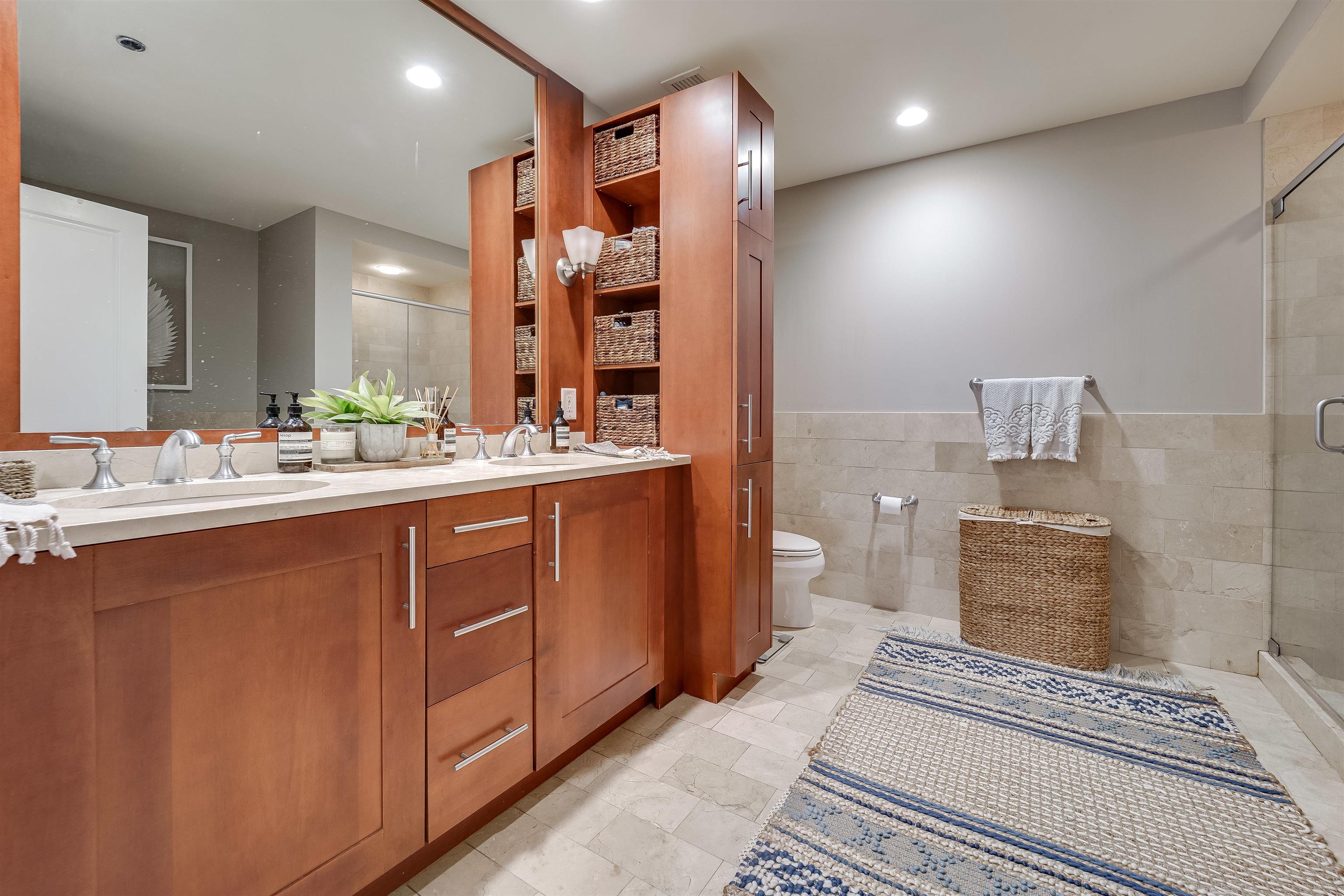 1025 MAXWELL LANE Unit 411