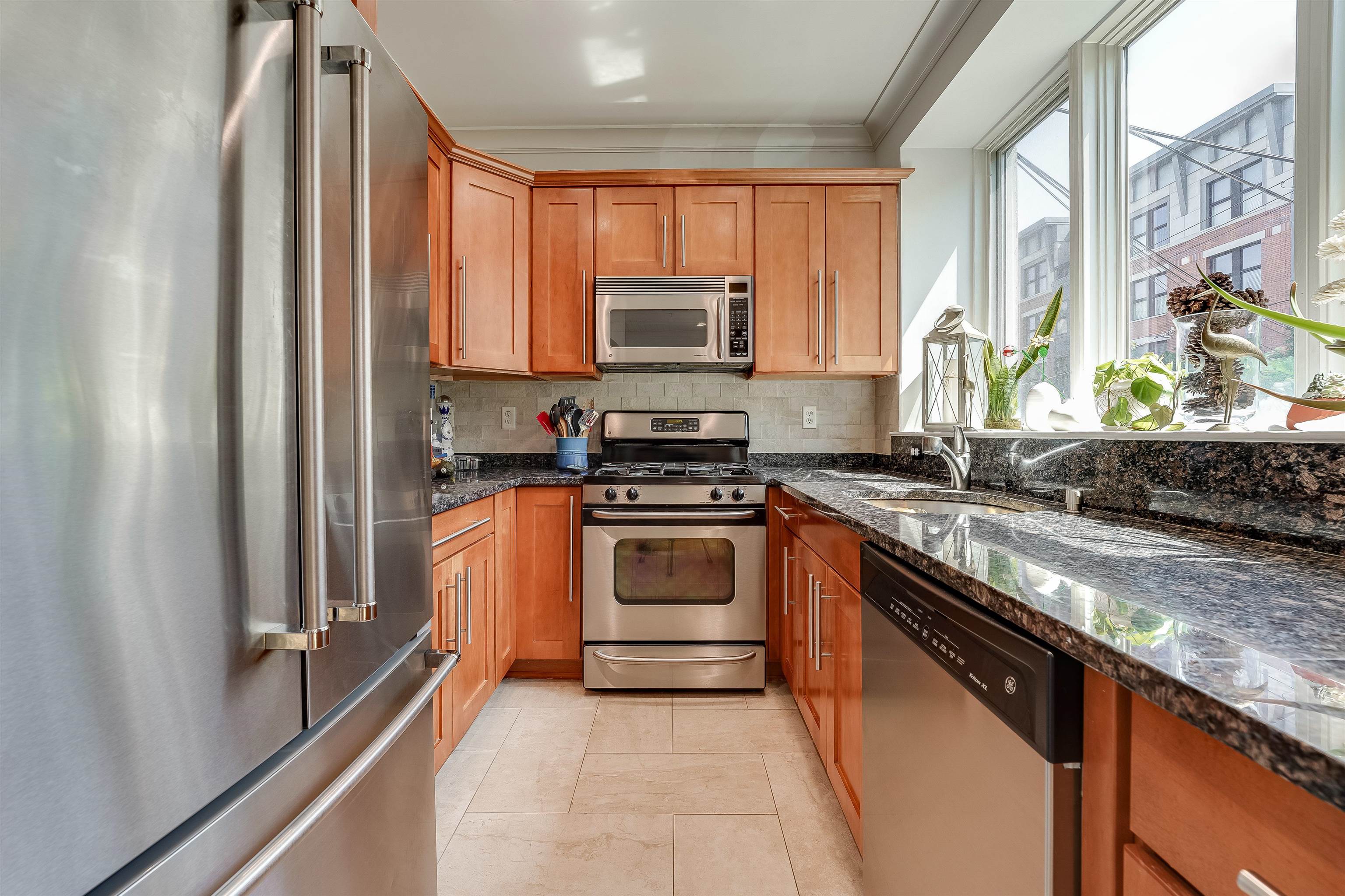 612 ADAMS ST Unit 1