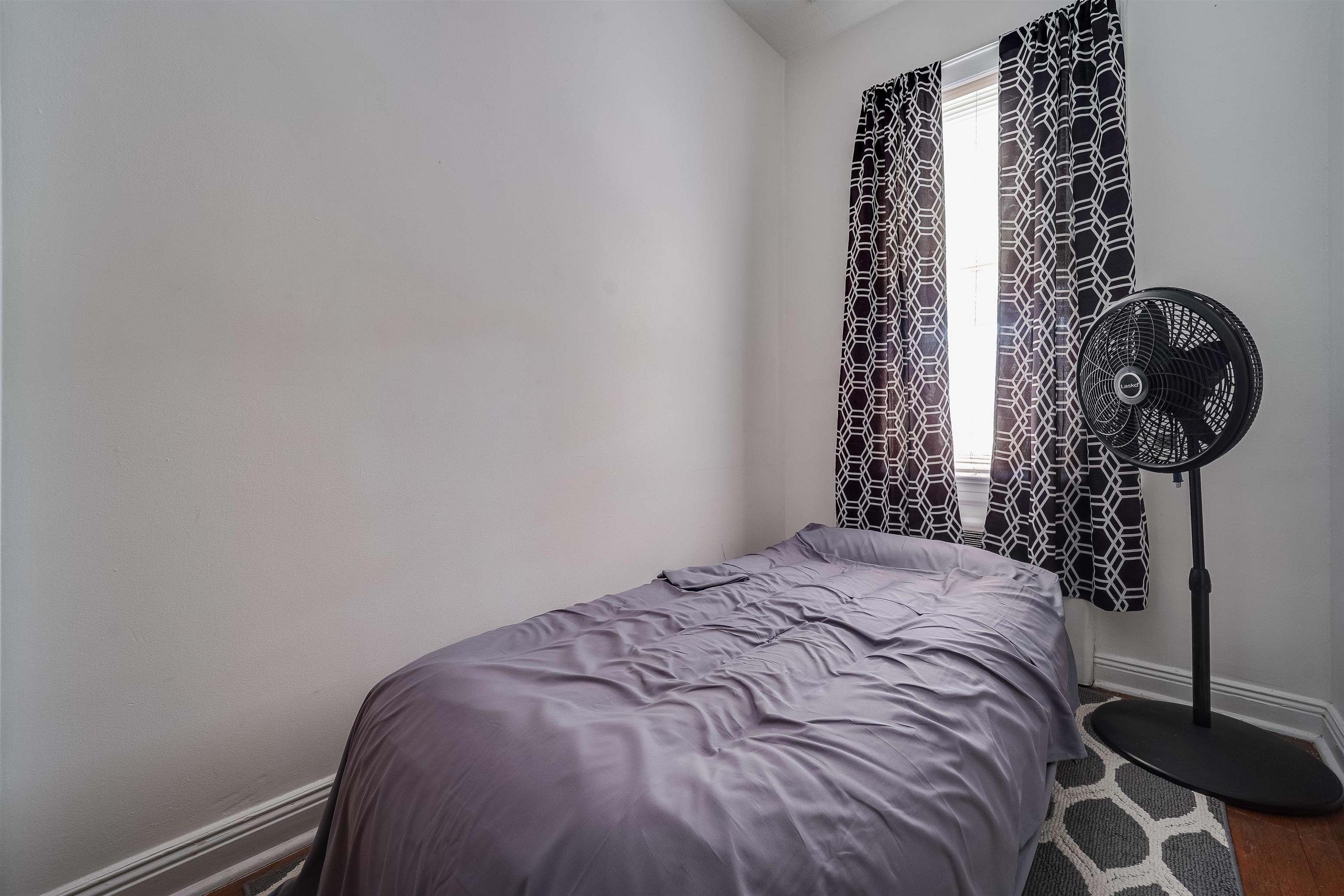 215 CATOR AVE