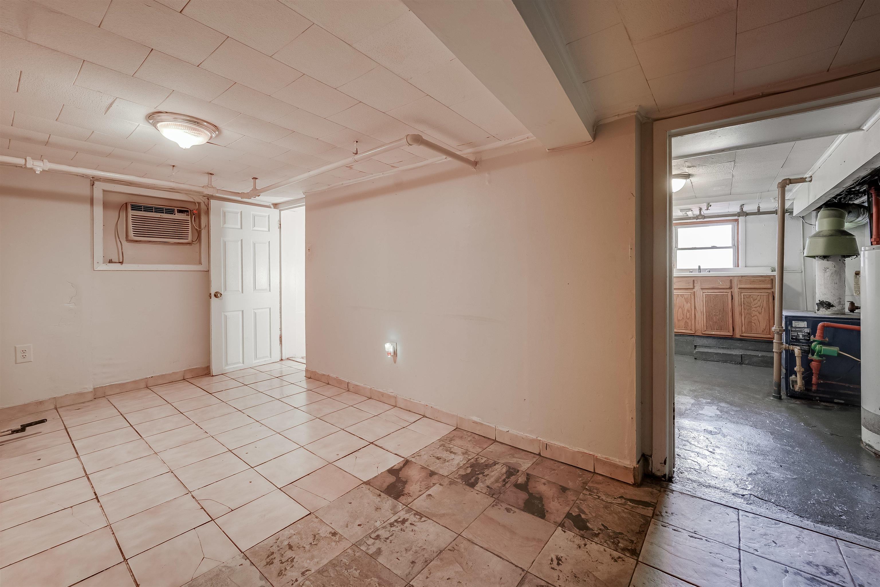 215 CATOR AVE