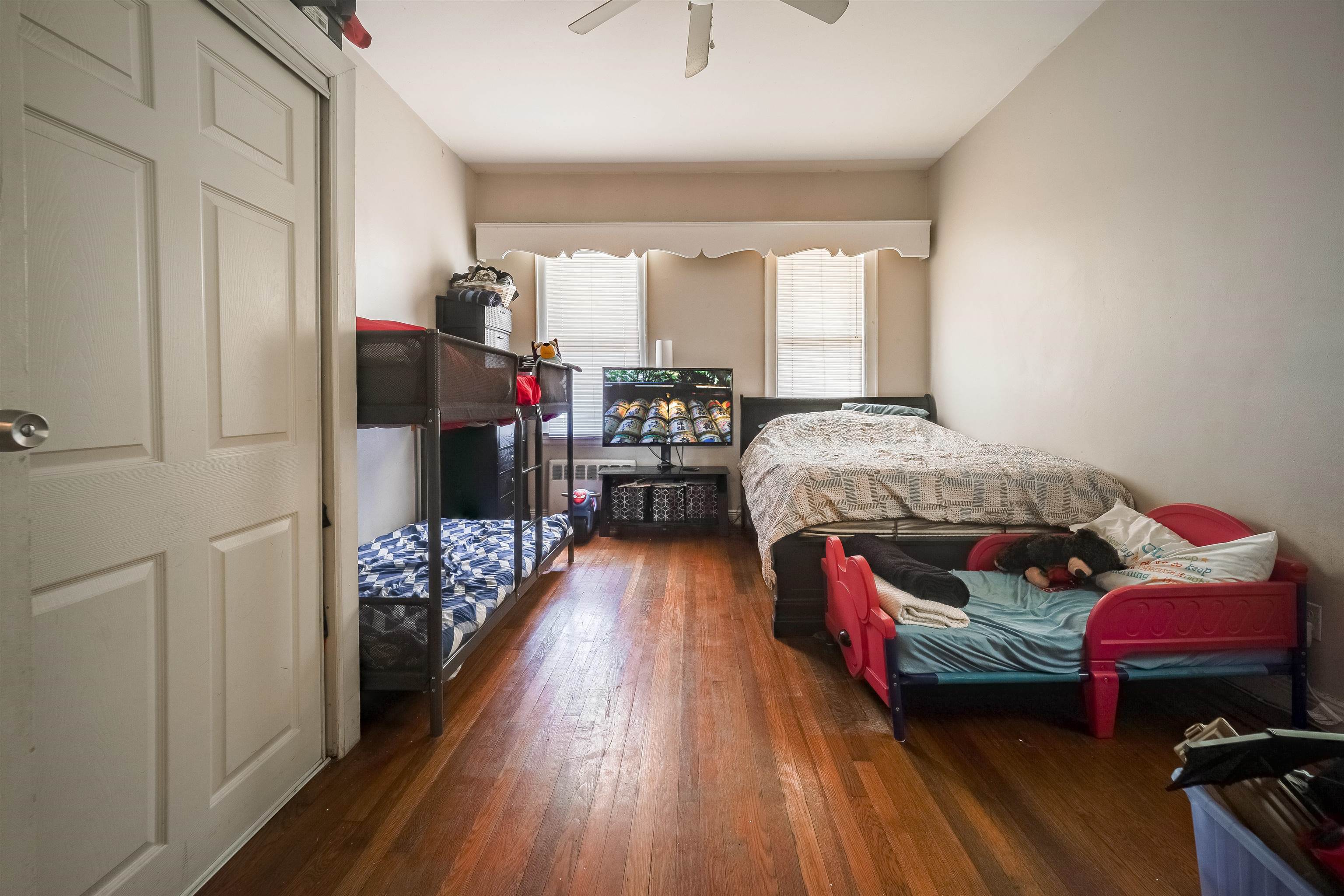 215 CATOR AVE